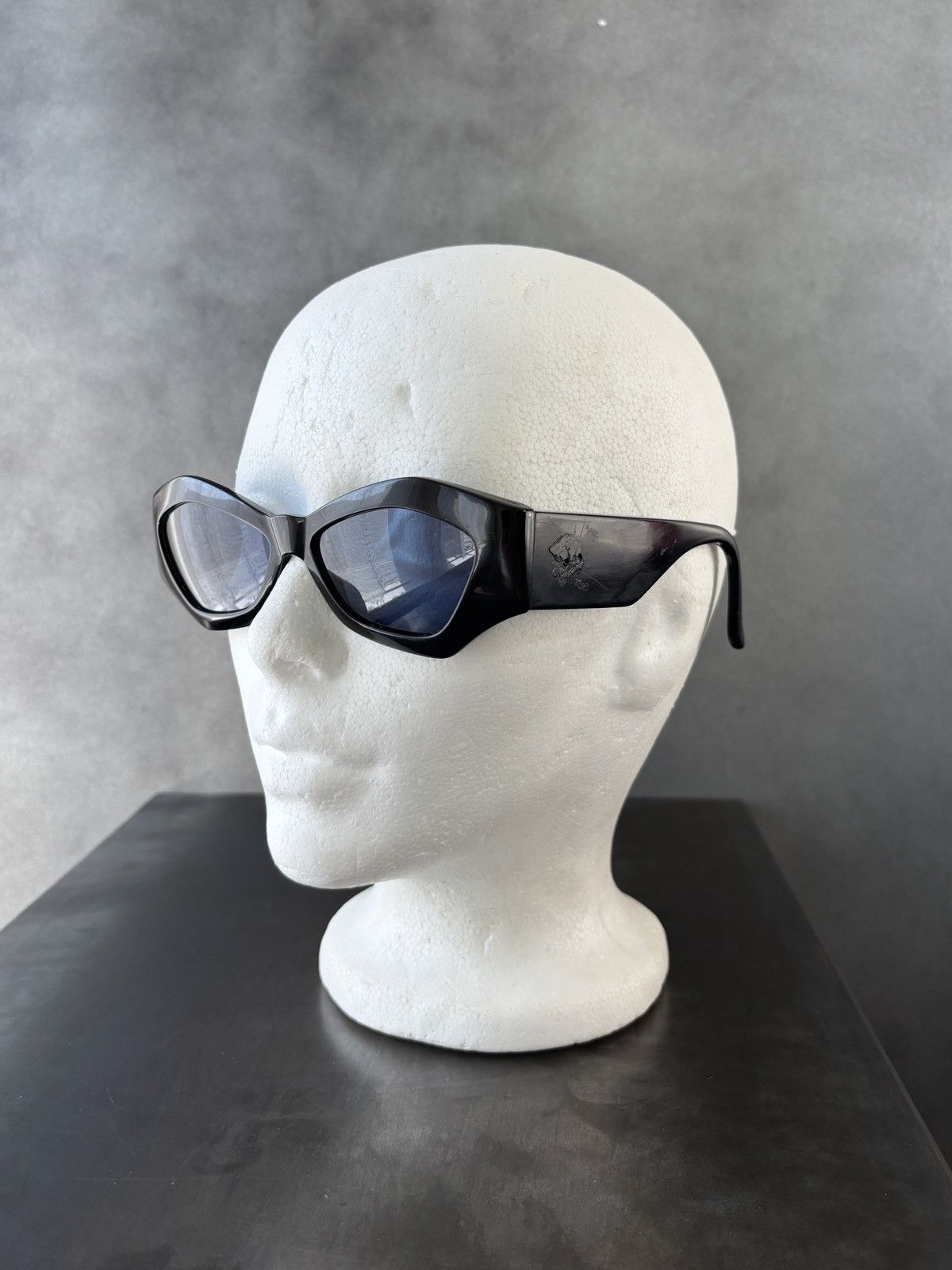 Versace 1990s Gianni Versace Sunglasses Vintage Versace Mod 421 Size ONE SIZE - 8 Thumbnail