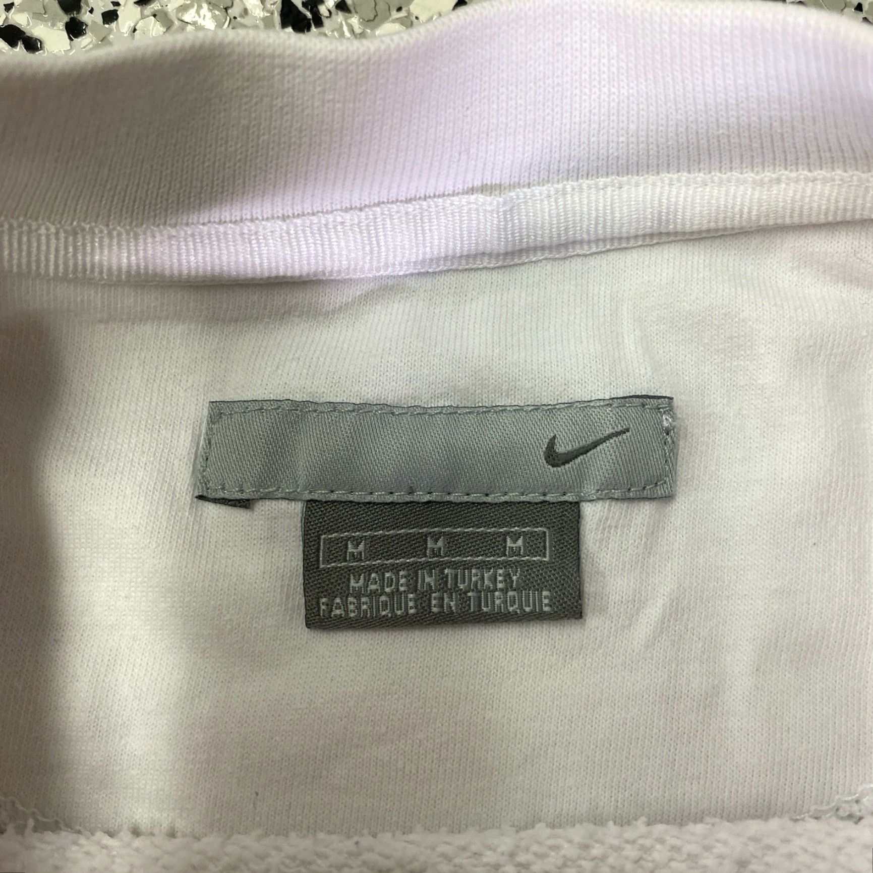 Nike VINTAGE Nike Small Swoosh Check White Crewneck Sweatshirt Medium Men’s Sweatshirt White Nike Sportswear Crewneck Pullover Size US M / EU 48-50 / 2 - 4 Thumbnail