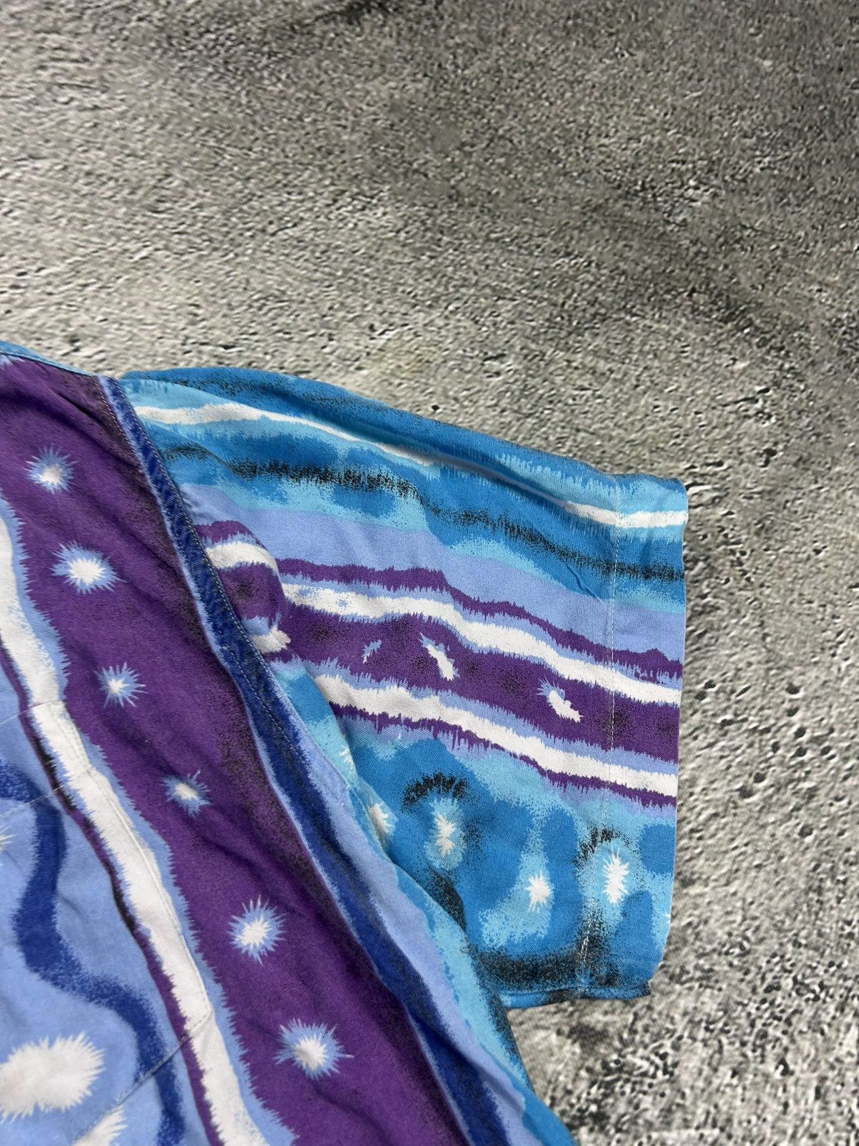 Vintage Hawaiian Shirt abstract vintage blue purple Size US L / EU 52-54 / 3 - 6 Thumbnail