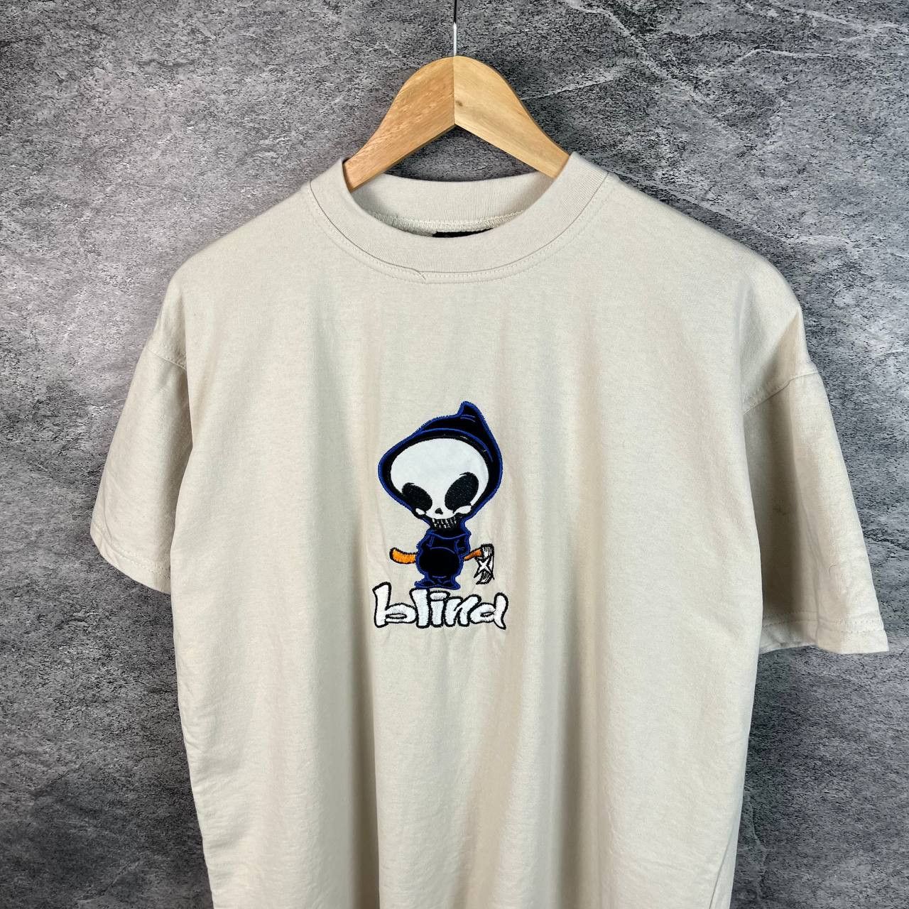 Vintage Blind Skateboards Vintage Embroidered Logo T-Shirt Size US L / EU 52-54 / 3 - 2 Thumbnail
