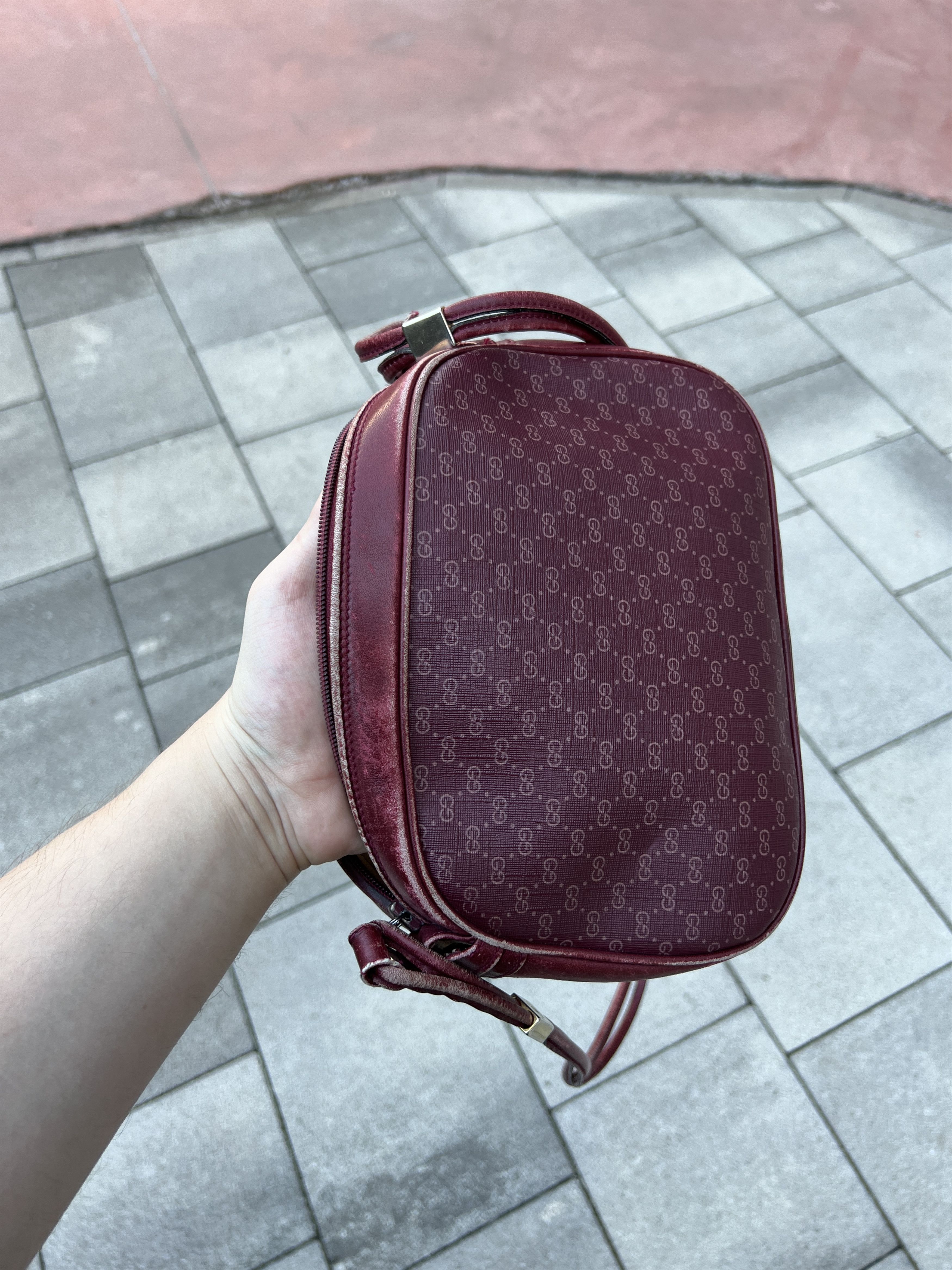 Gucci Gucci Vintage 90s Monogram Shoulder Bag Size ONE SIZE - 21 Thumbnail
