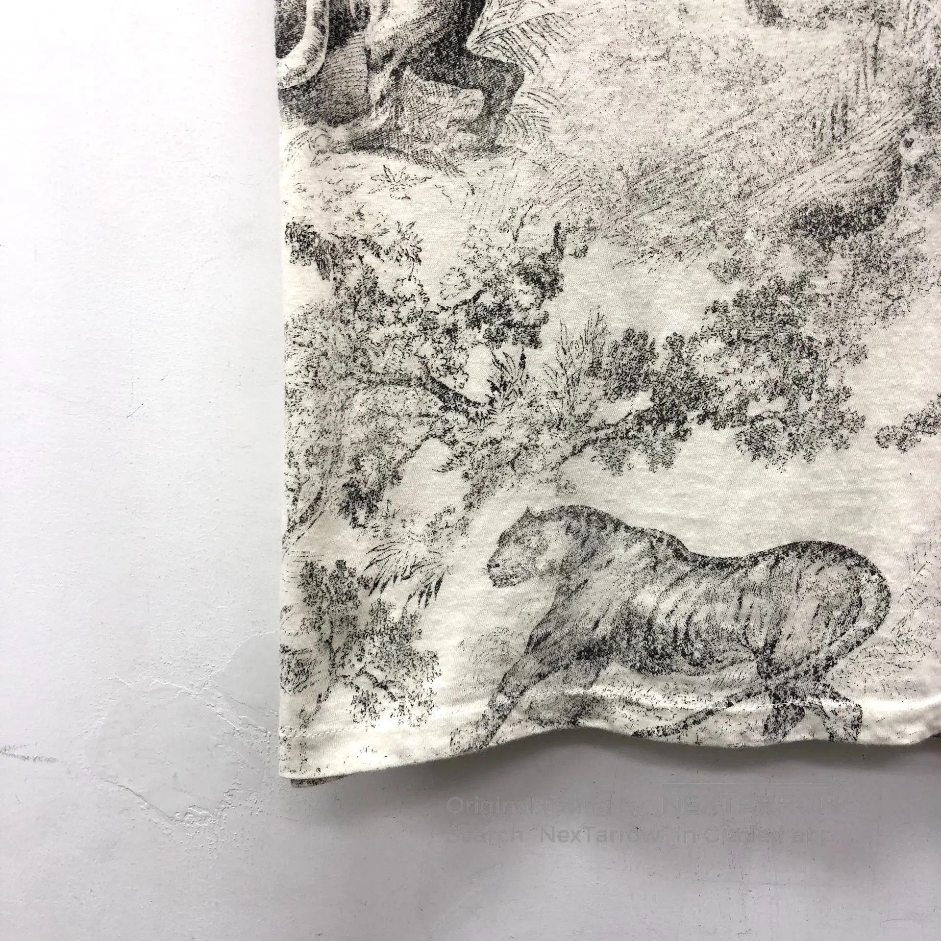 Dior Dior Gray and White Animal Jungle Print Cotton Crew Neck S Size US S / EU 44-46 / 1 - 5 Thumbnail