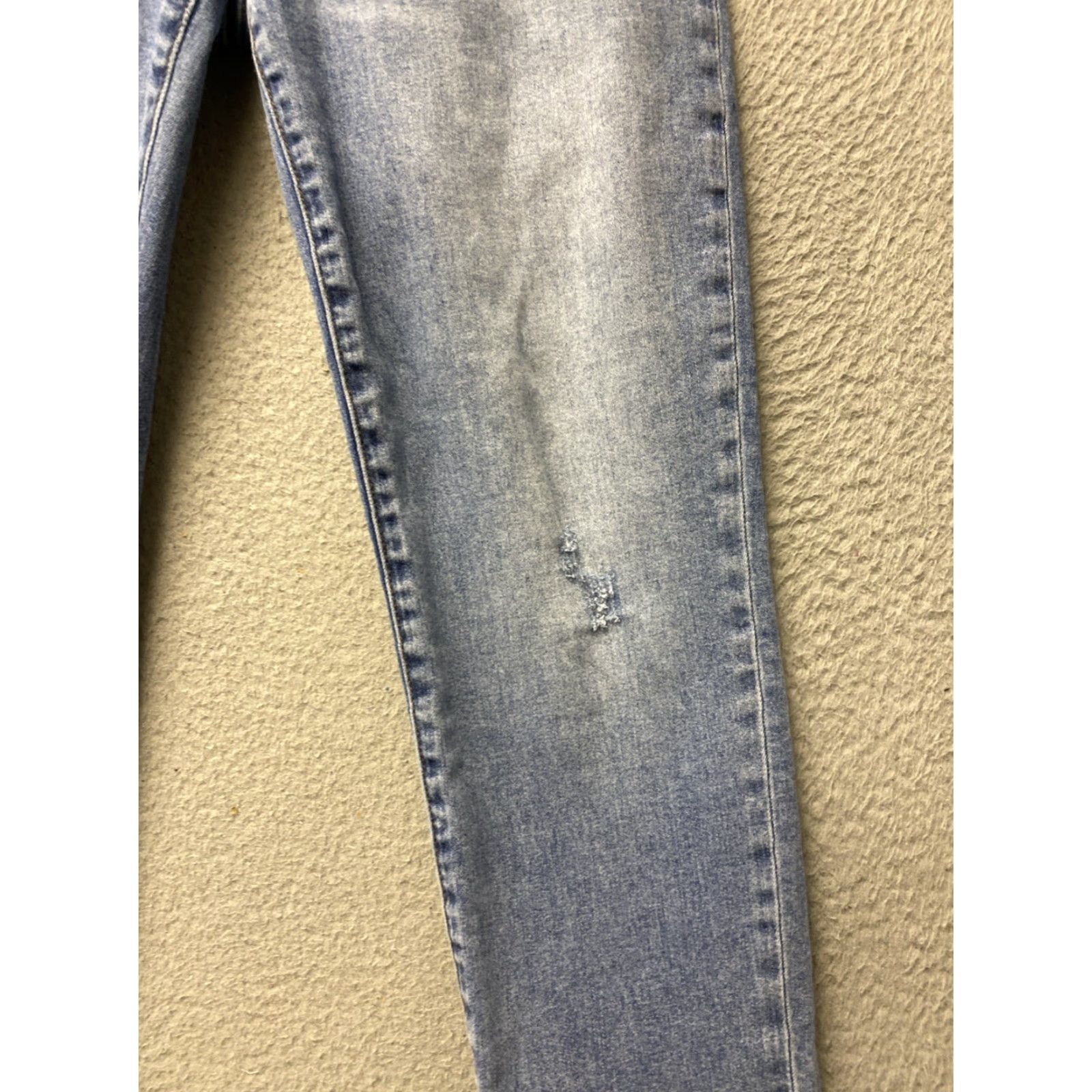 Vintage KUT from the Kloth Jeans Women’s Size 4 Slim Distressed Denim Blue 26 Inseam Button Zip Pockets Cotton Spandex Skinny/Stretch Size 30" / US 8 / IT 44 - 2 Thumbnail