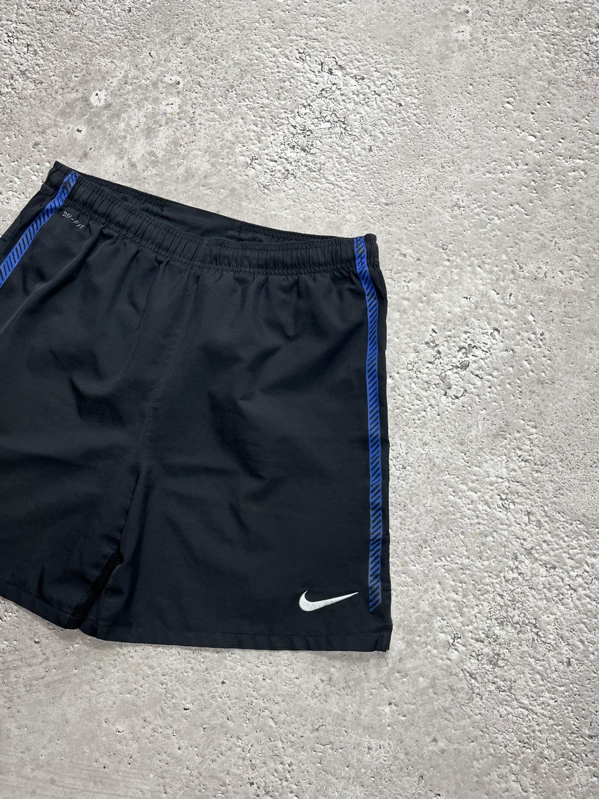 Nike Nike Inter Milan Dri-FIT Football Shorts S Black Blue Size US 30 / EU 46 - 2 Thumbnail