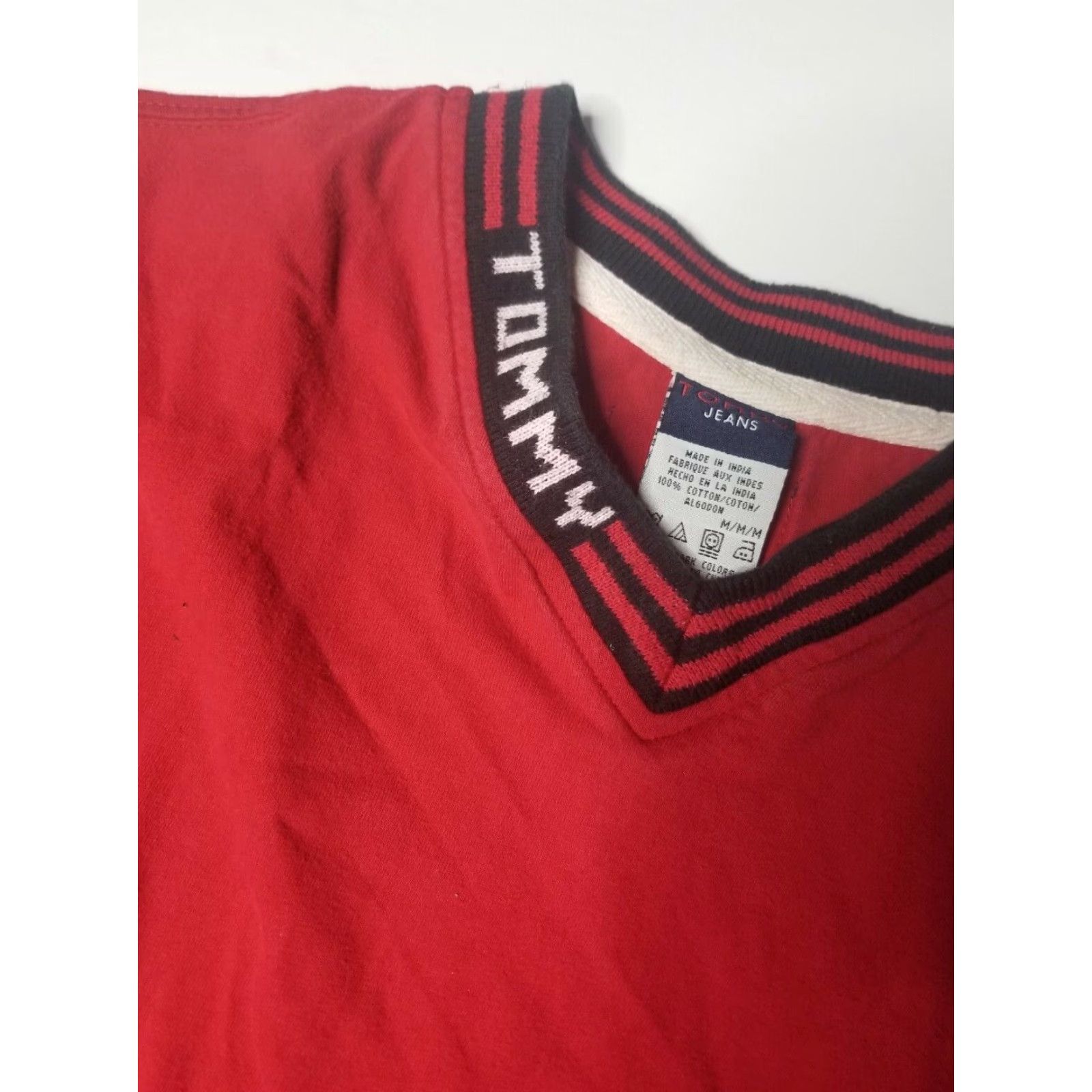 Tommy Hilfiger Vintage Tommy Hilfiger Jeans T Shirt Flag Logo V-neck Red M Mens Size US M / EU 48-50 / 2 - 2 Thumbnail