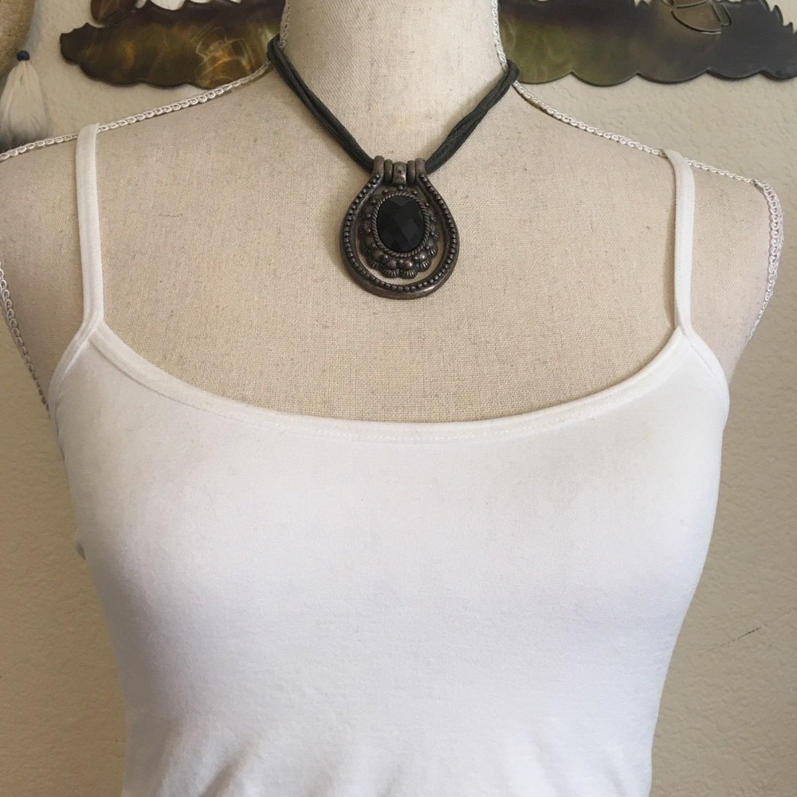 Jewelry Antique look medallion corded necklace Size ONE SIZE - 3 Thumbnail