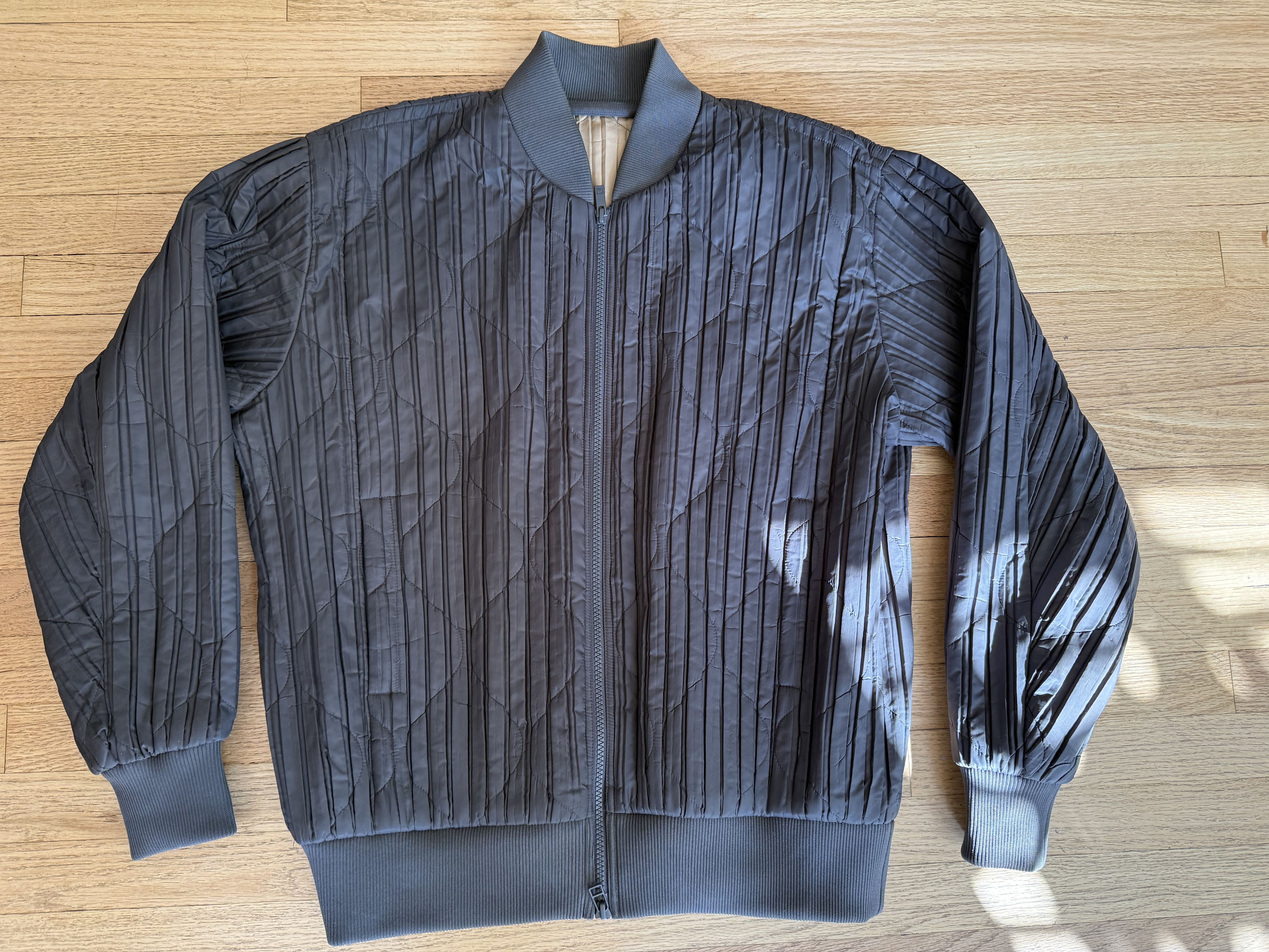 Homme Plisse Issey Miyake Issey Plisser Bomber Charcoal Size US M / EU 48-50 / 2 - 1 Thumbnail