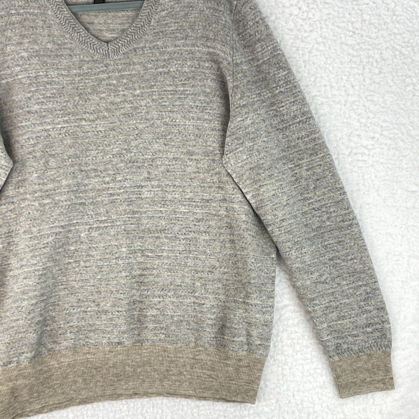 Jos. A. Bank Jos. A. Bank Reserve Sweater Mens Large Beige Wool Blend V-Neck Long Sleeve Knit Pullover Size US L / EU 52-54 / 3 - 3 Thumbnail