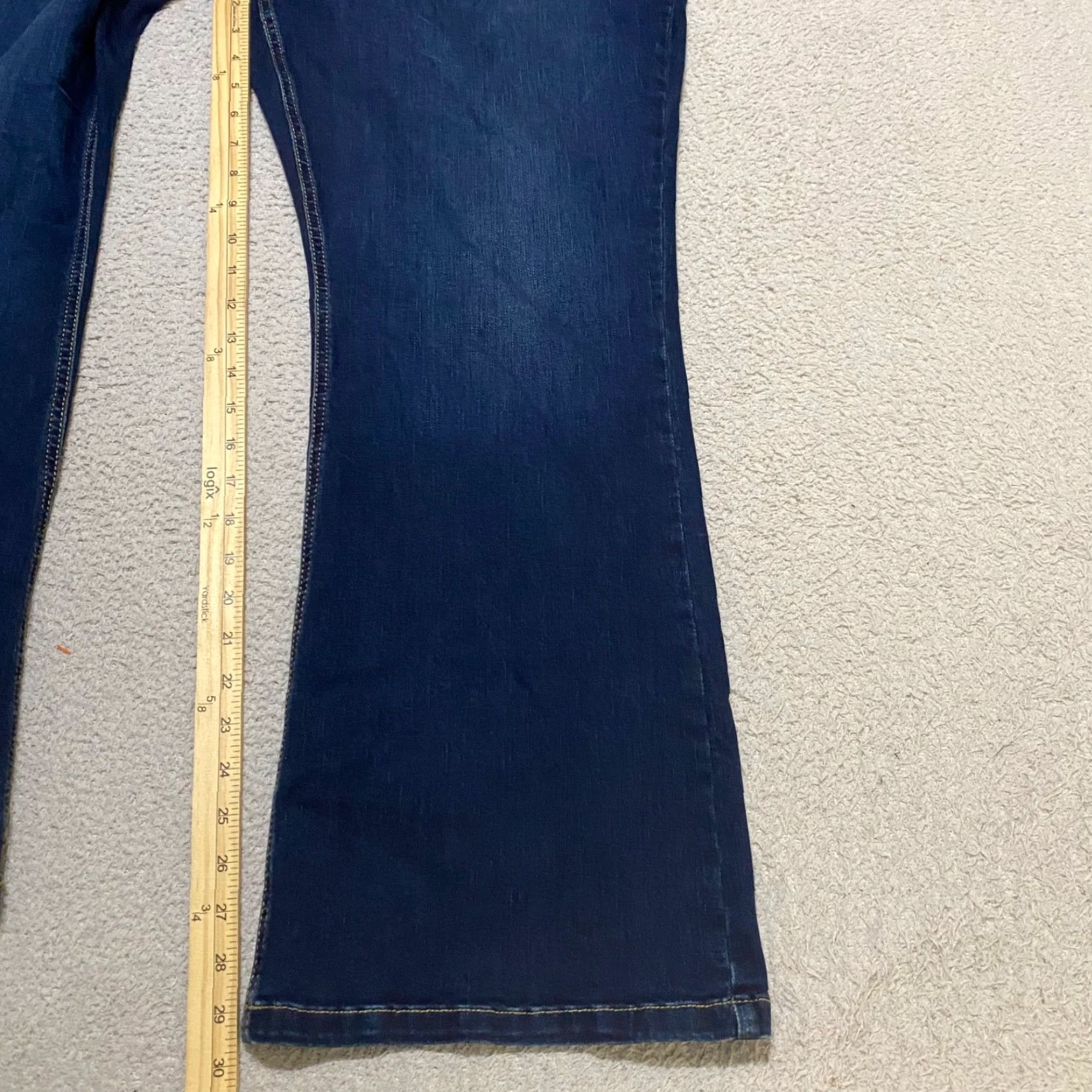 Torrid NWT Torrid Jeans 24 Plus Blue Denim Dark Wash High Rise Flared 5-Pocket Stretch Cotton Blend Spandex 29 in Inseam Womens Boys? Size 42" / US 20 - 6 Thumbnail