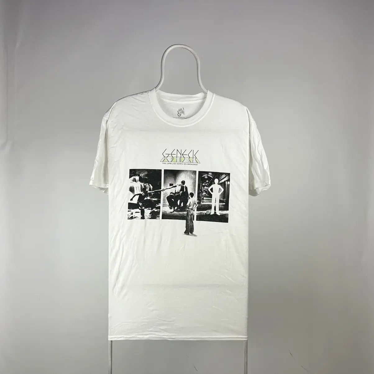 Band Tees Genesis Tshirt the lamb lies down on broadway size XLarge Size US XL / EU 56 / 4 - 1 Thumbnail