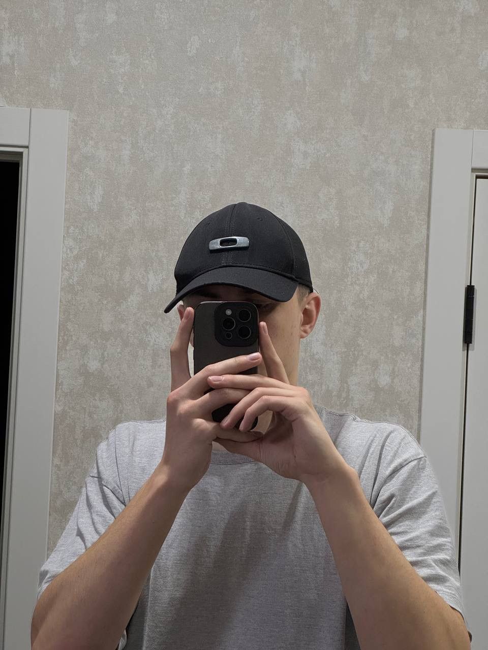 Oakley Vintage Oakley Metal Logo Black Cap Hat Retro Size 30 - 8 Thumbnail