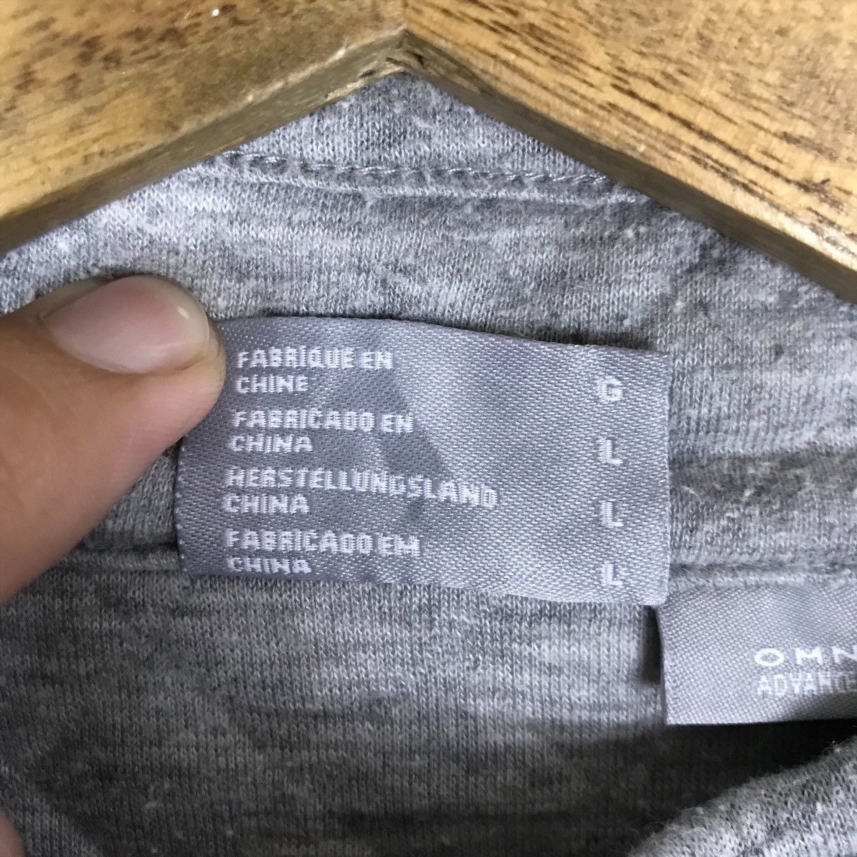 Columbia Vintage Columbia Mini Logo Pullover Jumper Sweatshirt Size US L / EU 52-54 / 3 - 8 Thumbnail