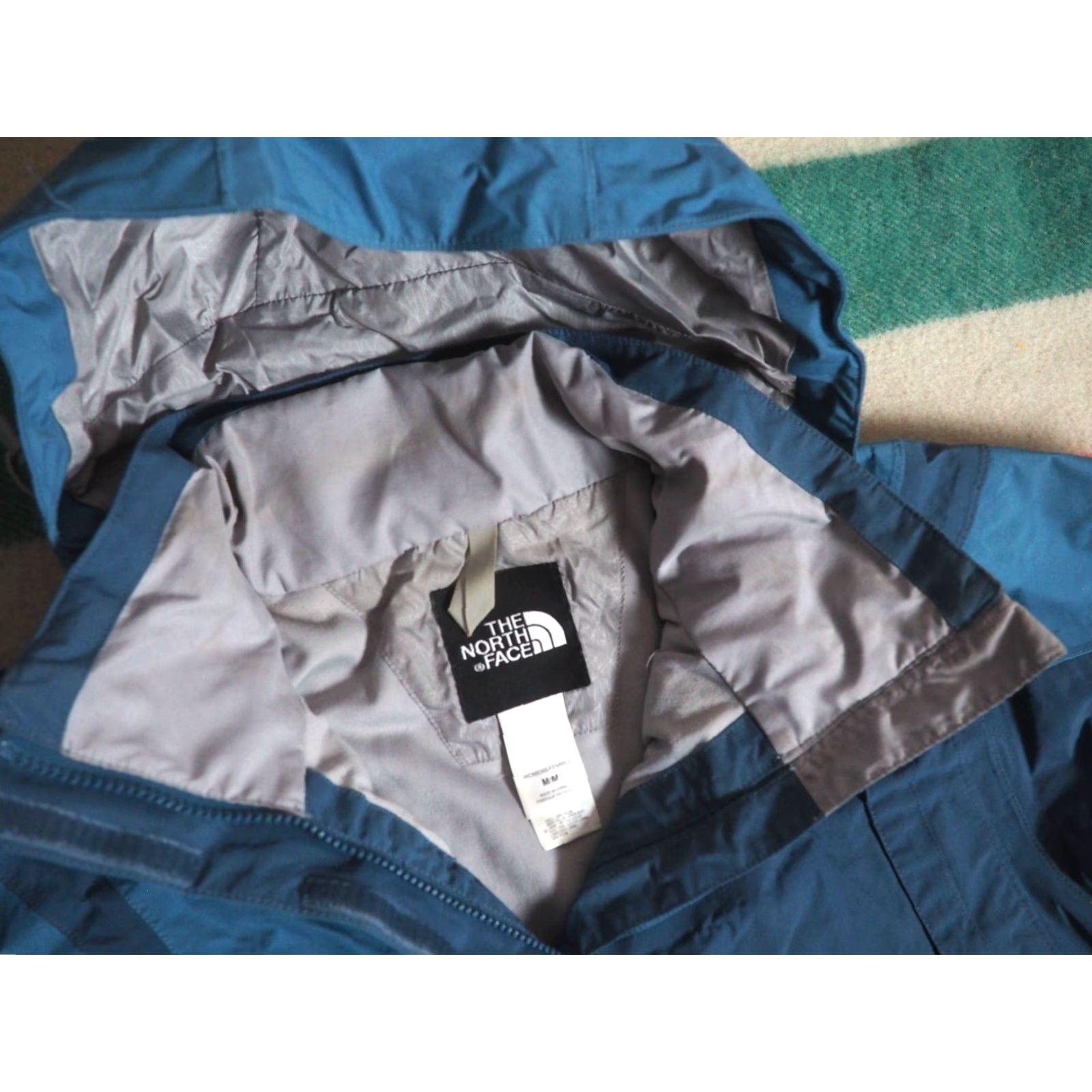 The North Face VINTAGE The North Face Jacket Windbreaker Hooded TNF Hyvent Blue Outdoor Ski Hiking M Women Medium Size M / US 6-8 / IT 42-44 - 3 Thumbnail