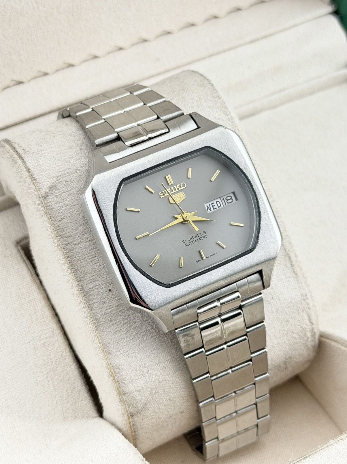 Seiko Seiko 5 Vintage Watch Automatic Gray Dial Size 36 - 2 Thumbnail