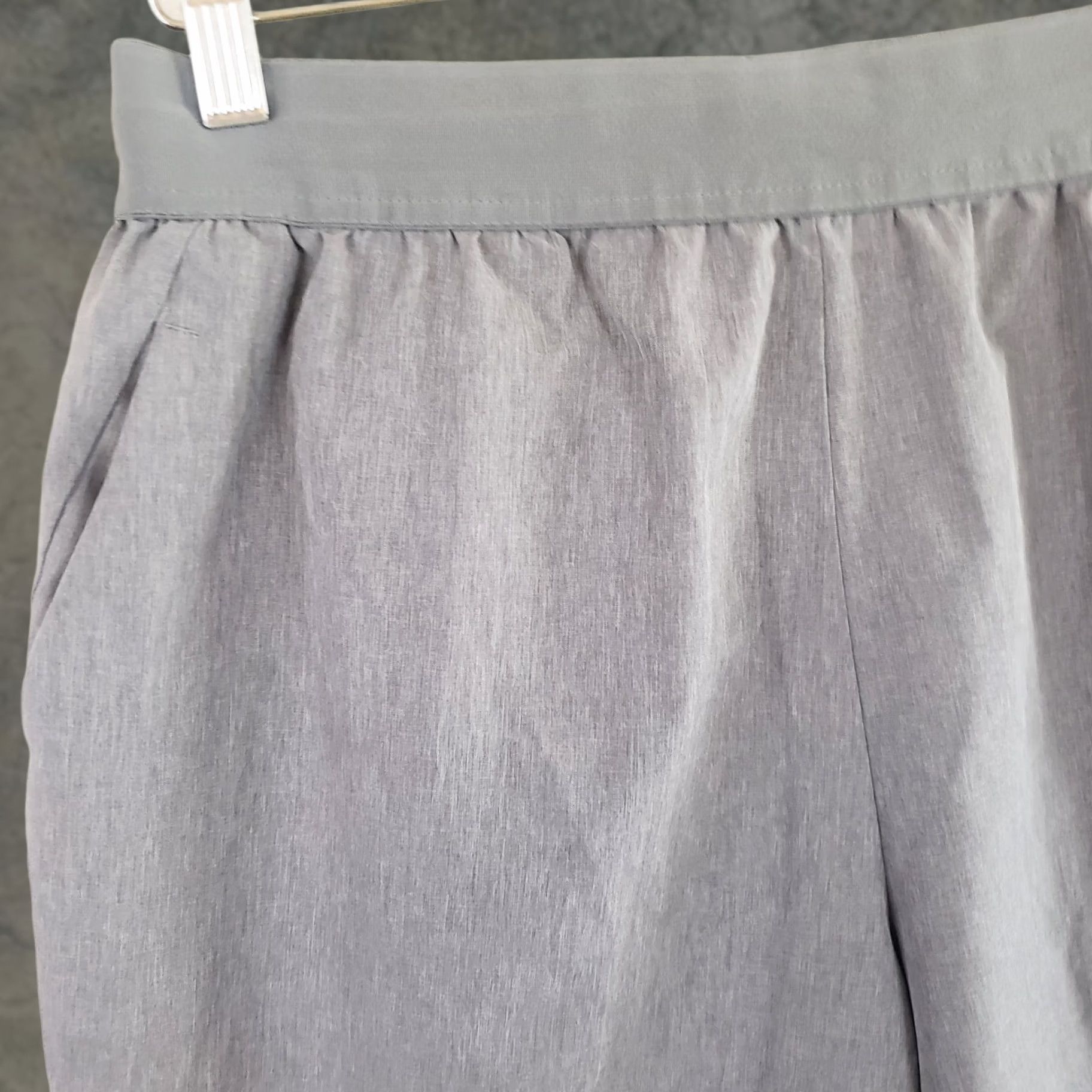 Vintage Russell Mens M Gray Athletic Running Shorts Drawstring Elastic Waist Regular Fit Short Shorts Mens Athletic Gray M Russell Size US 31 - 1 Thumbnail