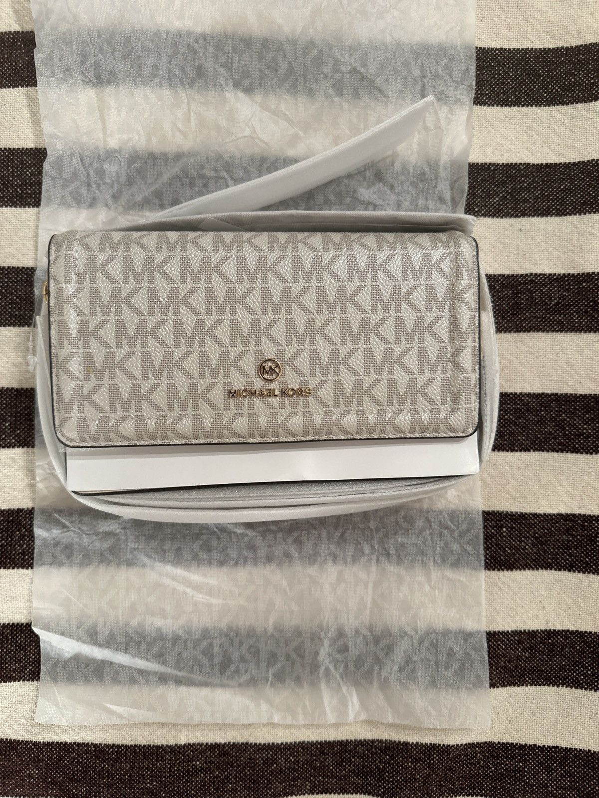 Michael Kors Jet Set Small Logo Smartphone Convertible Crossbody Bag Size ONE SIZE - 2 Thumbnail