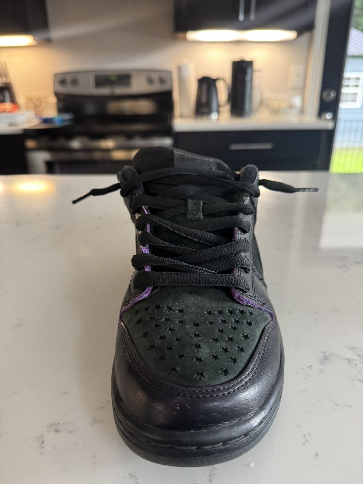 Nike First Avenue SB Dunks (used) Size US 9 / EU 42 - 4 Thumbnail