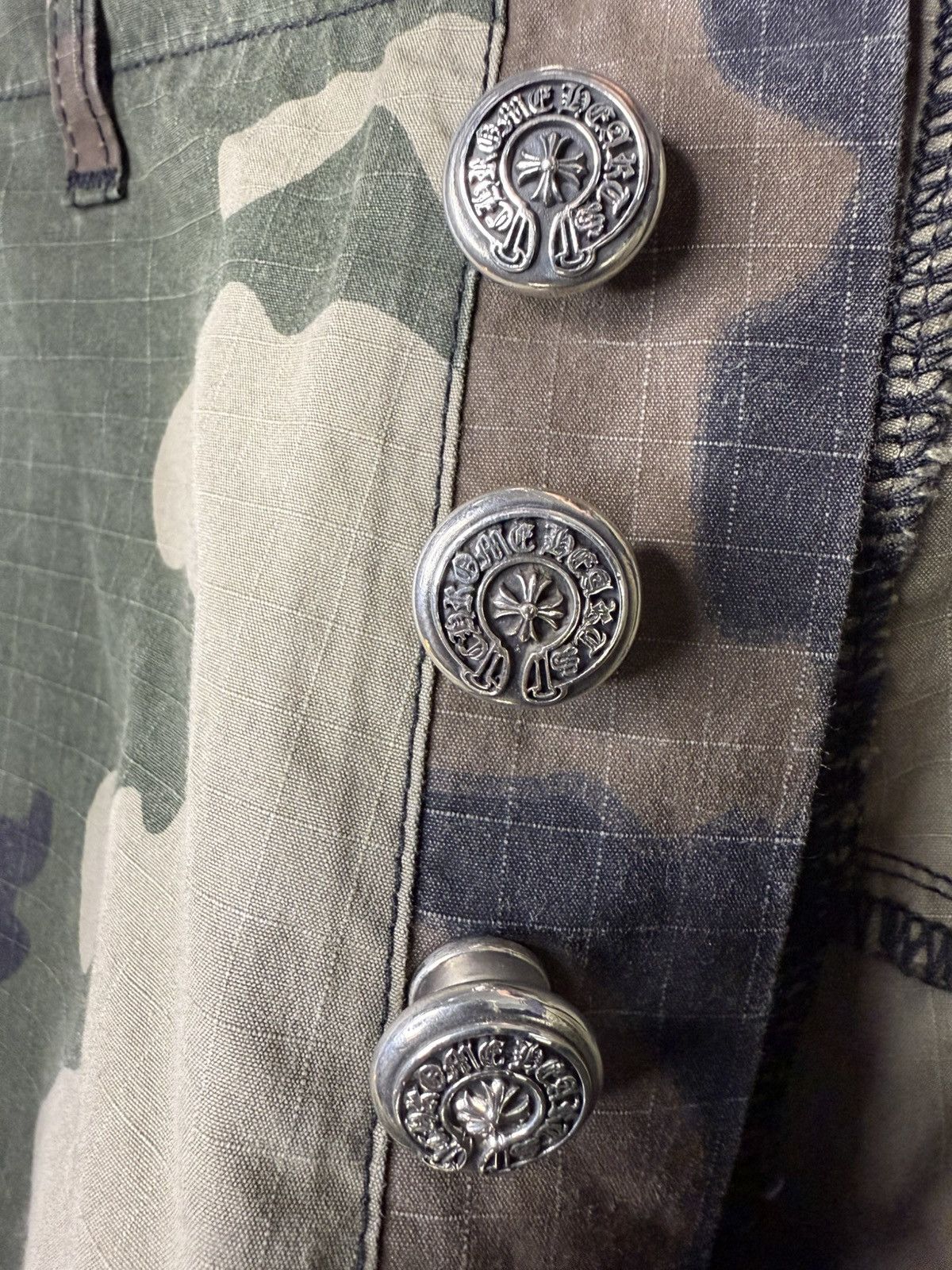 Chrome Hearts Chrome Hearts Camo Cross Patch Devil Dog Shorts Size US 29 - 13 Thumbnail