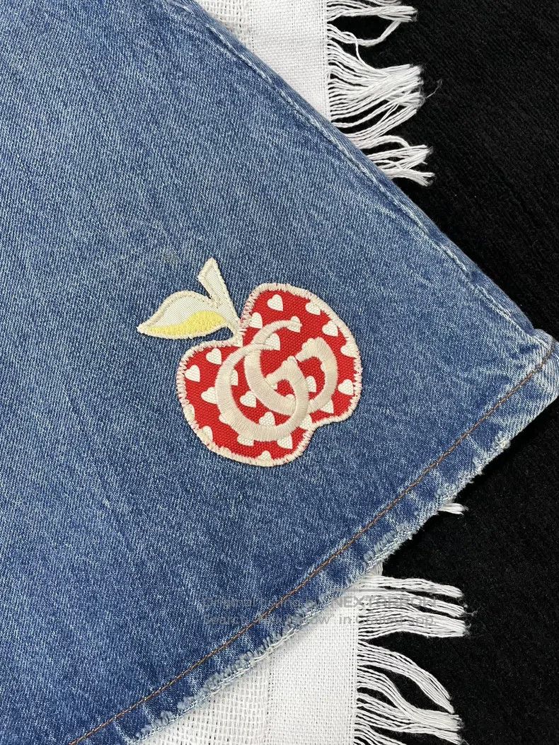 Gucci Gucci Blue denim small apple short skirt Size 25" / US 0 / IT 36 - 2 Thumbnail