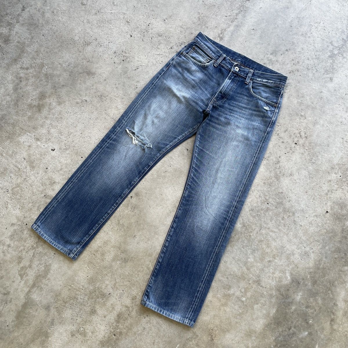 Japanese Brand Vintage Japanese Distressed Jeans Faded Denim Pants W31 Size US 31 - 2 Thumbnail
