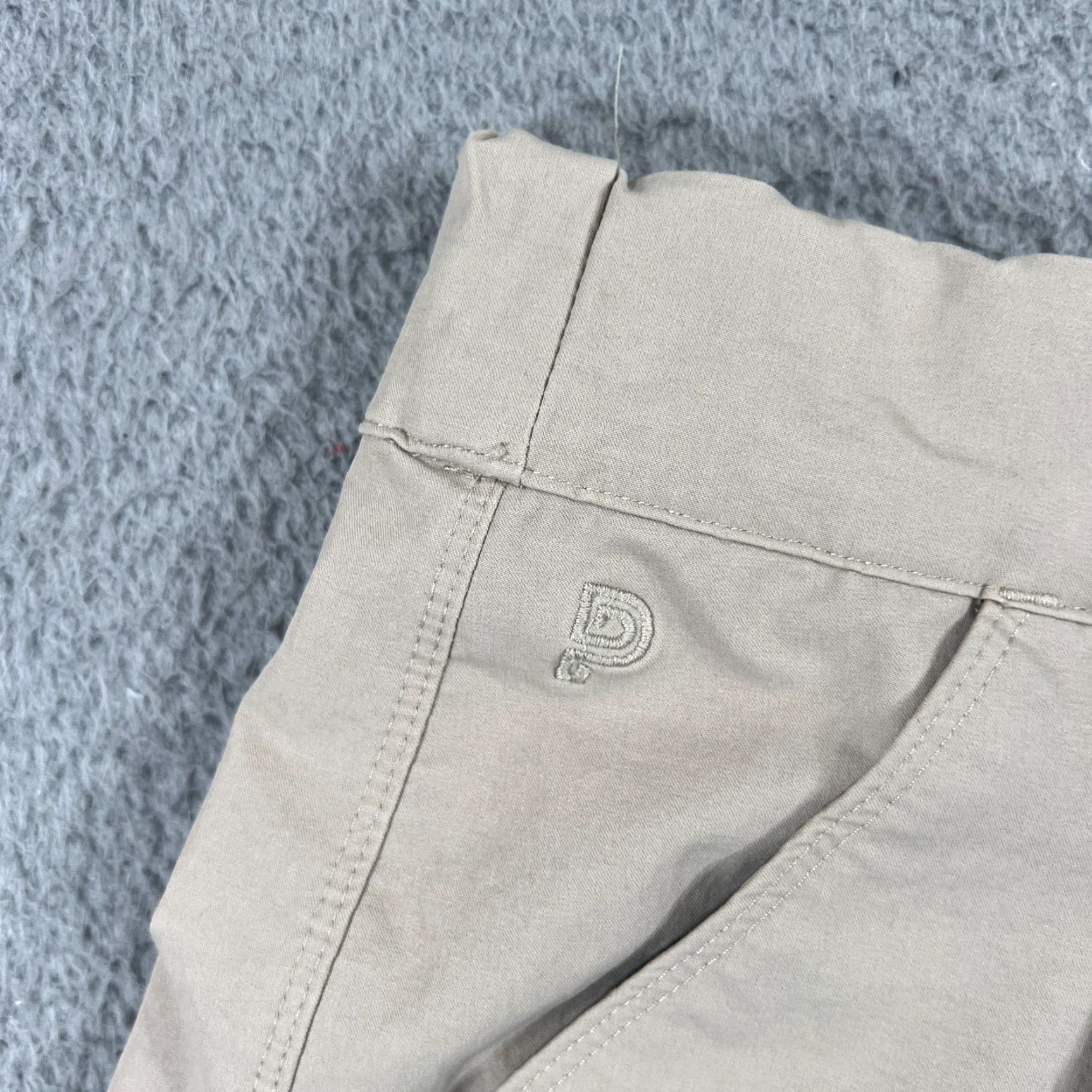 Vintage VINTAGE Public Rec Women's Khaki Shorts Size 26 Chino Quick Dry Spring Summer Casual Size 26" / US 2 / IT 38 - 6 Thumbnail