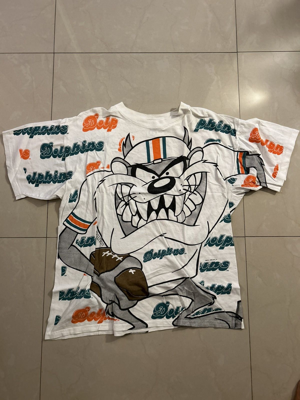 Vintage Miami dolphins taz all over tee Size US XL / EU 56 / 4 - 1 Thumbnail