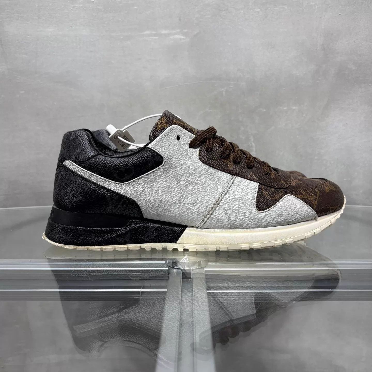 Louis Vuitton LV Runaway Monogram Sneaker UK6.5 EU 40.5 Size US 7.5 / EU 40-41 - 4 Thumbnail