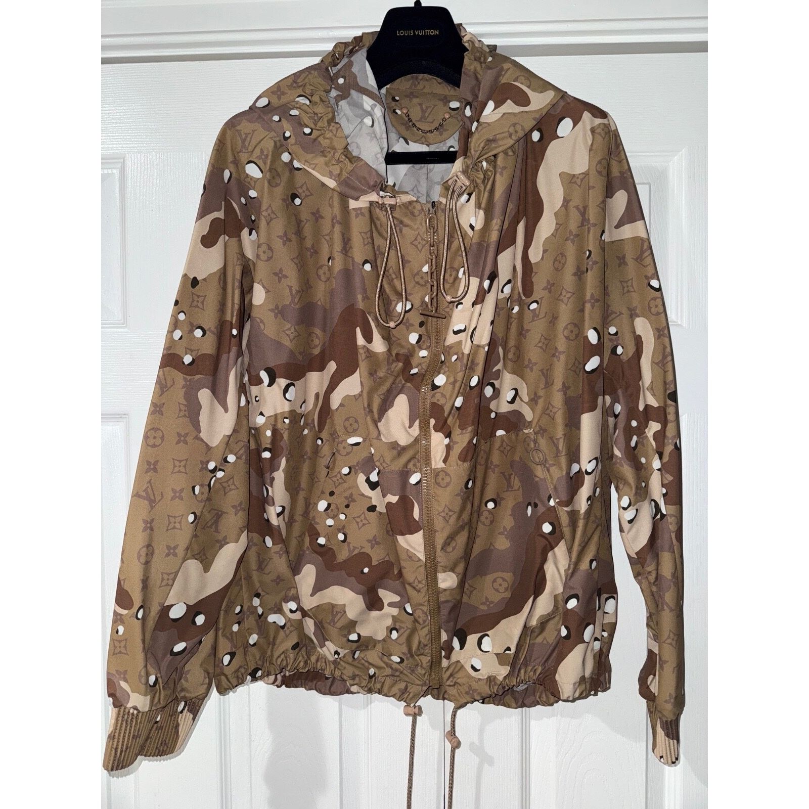 Louis Vuitton Louis Vuitton Virgil Parachute Hoodie Windbreaker Jacket 48 Size US M / EU 48-50 / 2 - 12 Thumbnail
