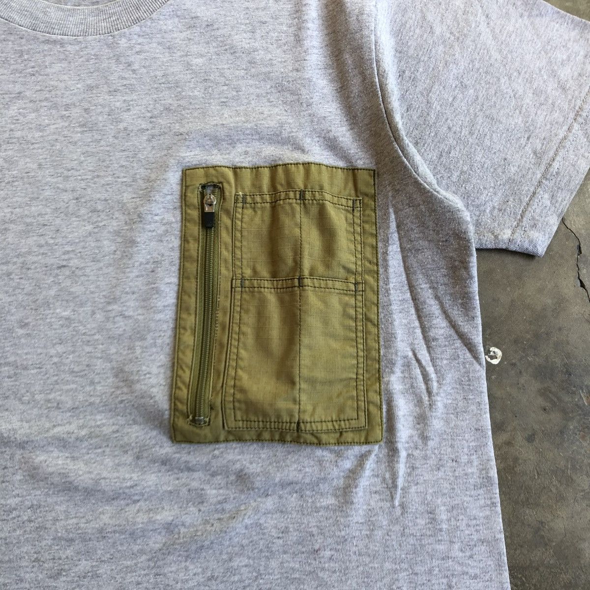 URBAN RESEARCH DOORS 🇯🇵2000s Urban Research Doors Big Pocket With Zipper Tee Grey Size US M / EU 48-50 / 2 - 5 Thumbnail