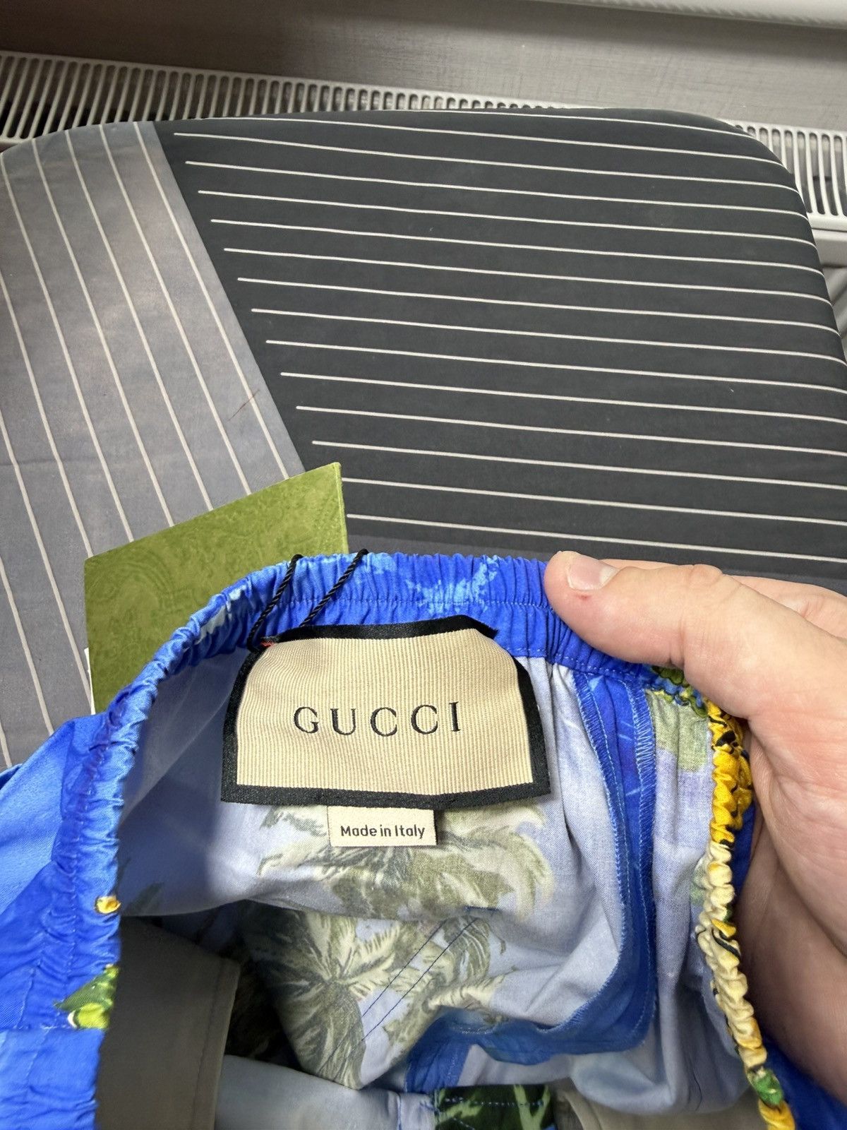 Gucci Gucci Souvenir From Los Angeles Shorts Blue Hawaii Print Size US 29 - 11 Thumbnail