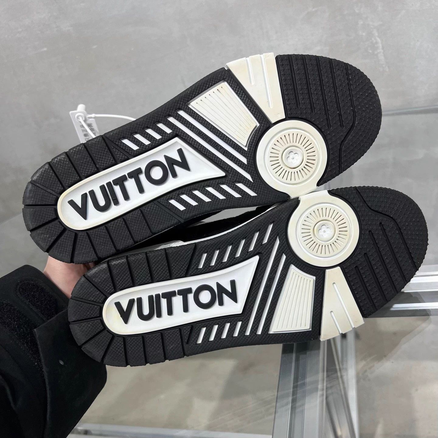 Louis Vuitton LV Trainer Black White Denim UK3 37 Size US 6 / IT 36 - 7 Thumbnail