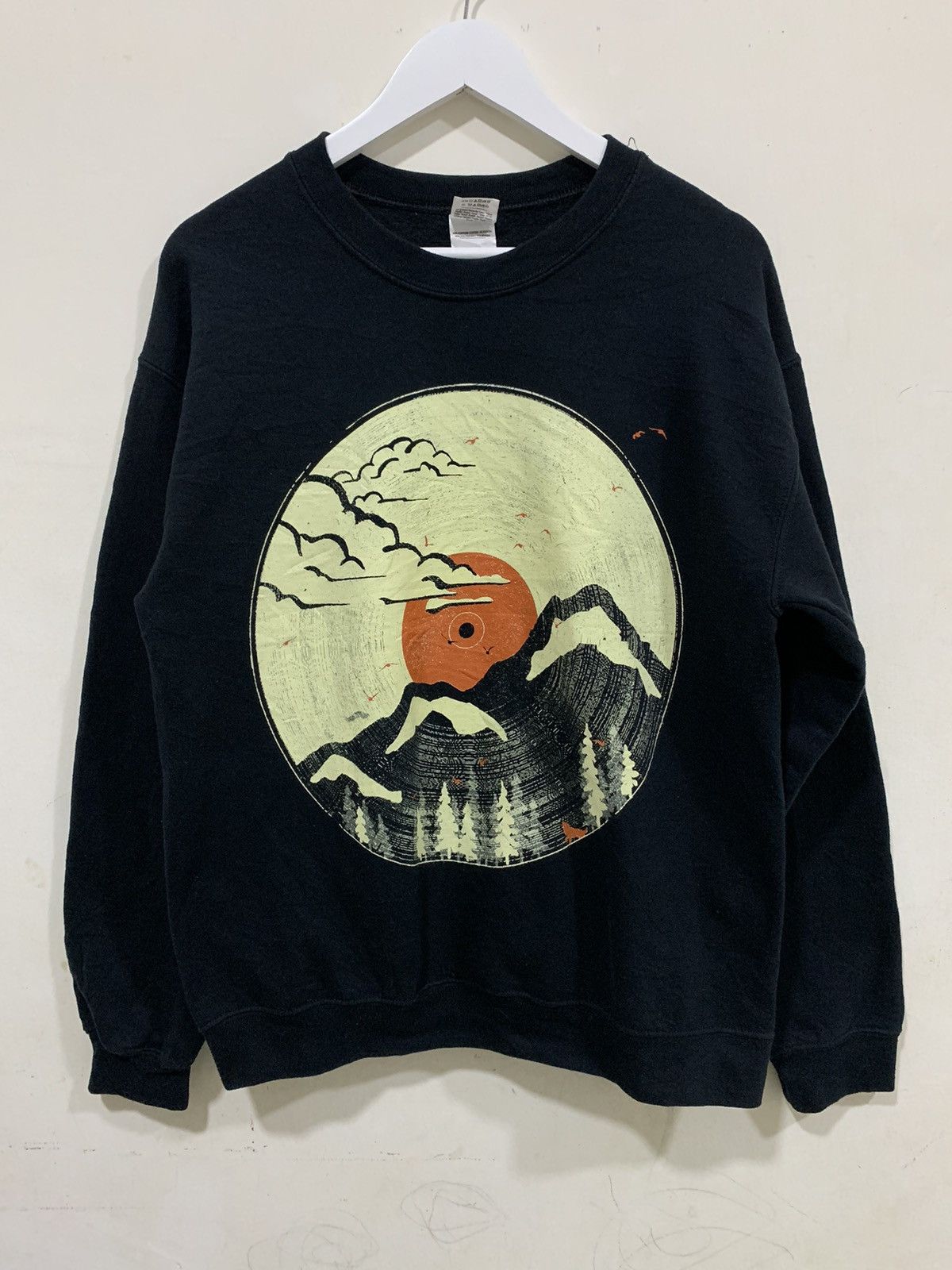 Gildan Y2K Mountain Printed Sweatshirt Size US M / EU 48-50 / 2 - 1 Thumbnail