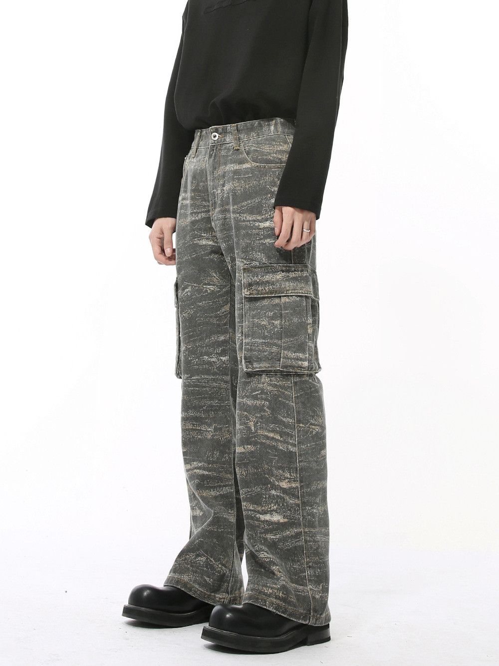 Japanese Brand Retro loose camouflage pocket jeans Size US 32 / EU 48 - 2 Thumbnail
