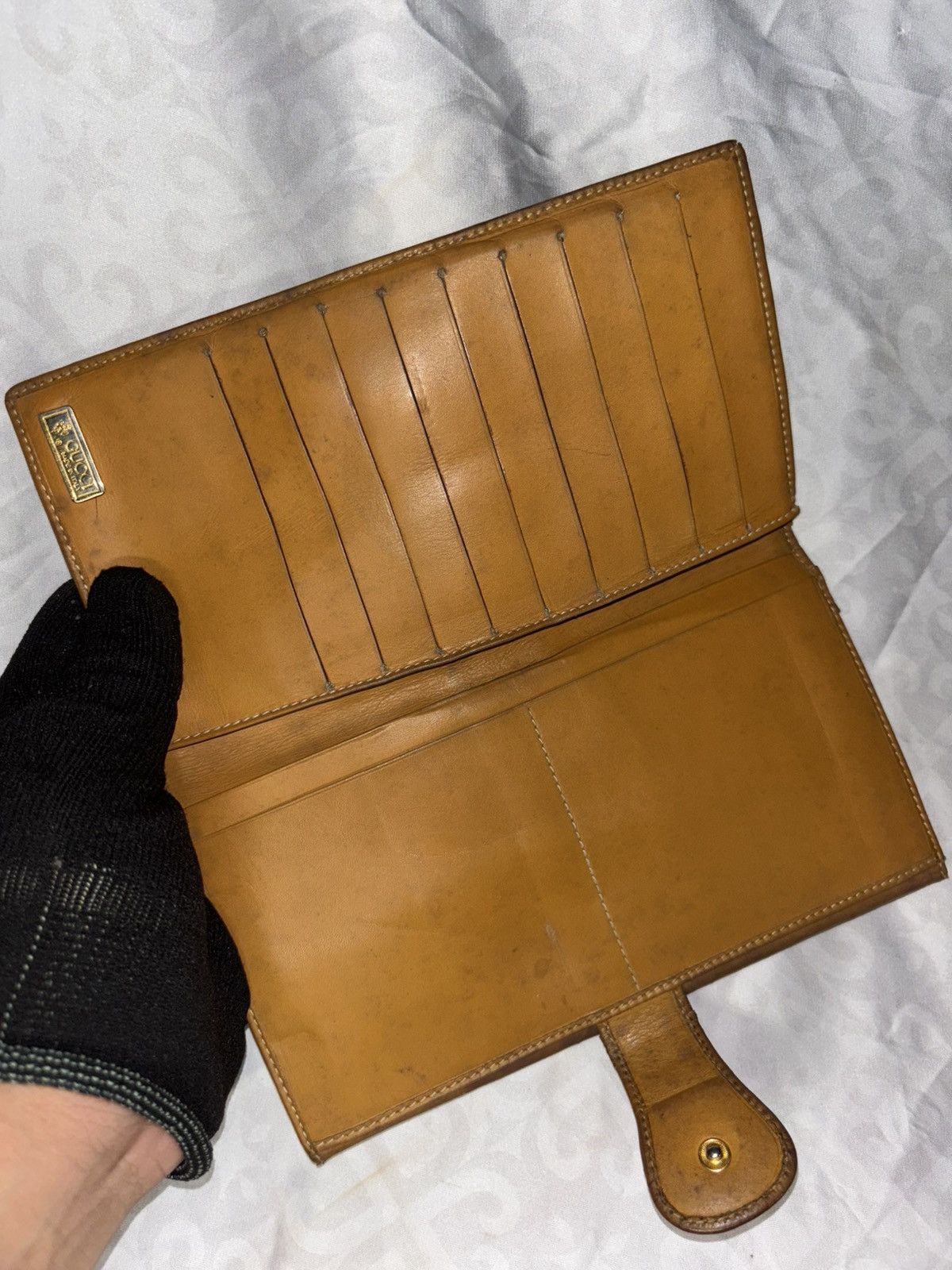 Gucci (very worn) Gucci Long Wallet Vintage Size ONE SIZE - 16 Thumbnail