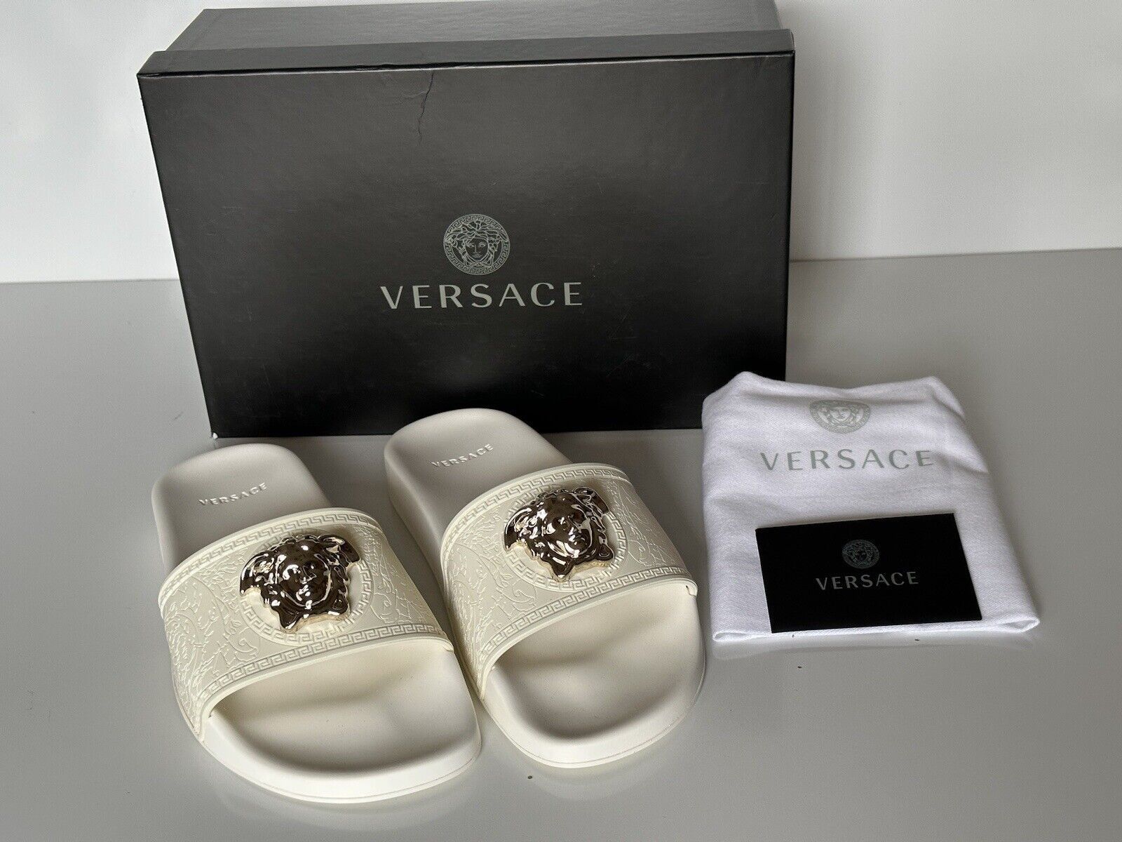 o1bs11s0923 Slide in White