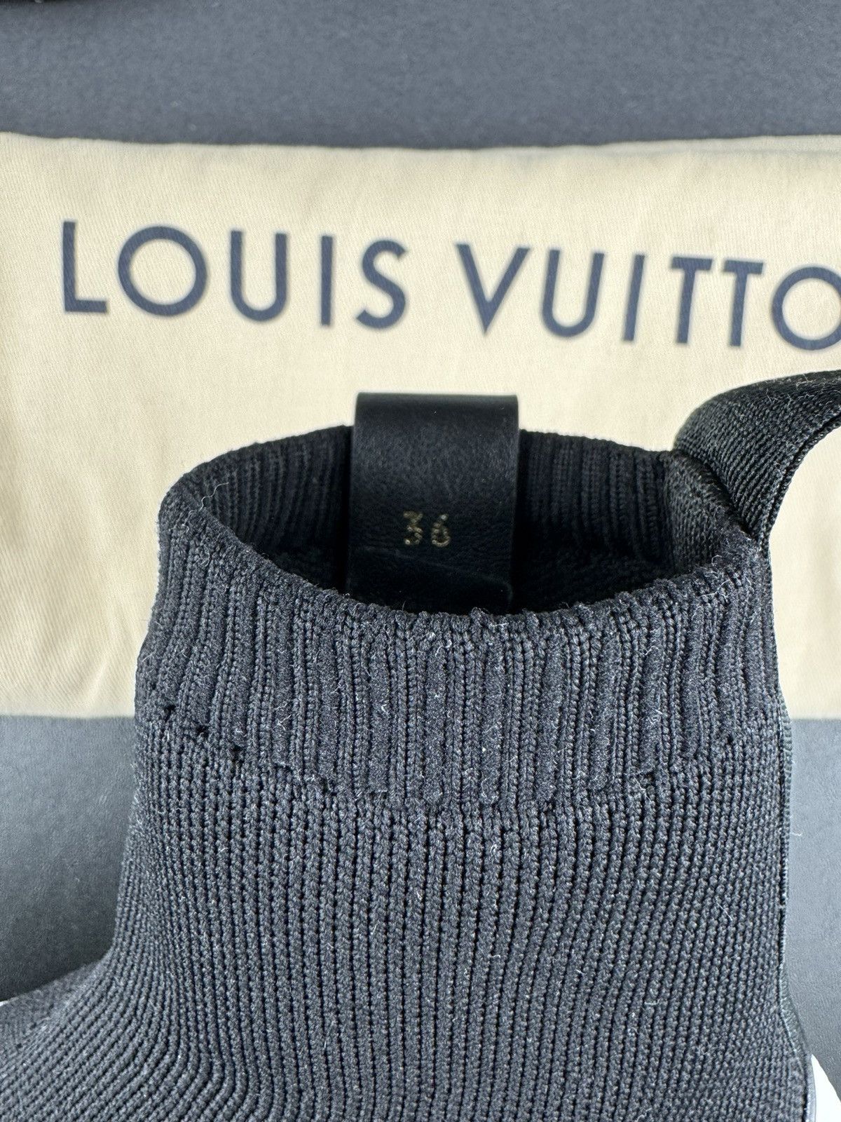 Louis Vuitton Authentic Louis Vuitton Run 55 Sneaker Boot size 36 (US 6) Size US 6 / IT 36 - 6 Thumbnail