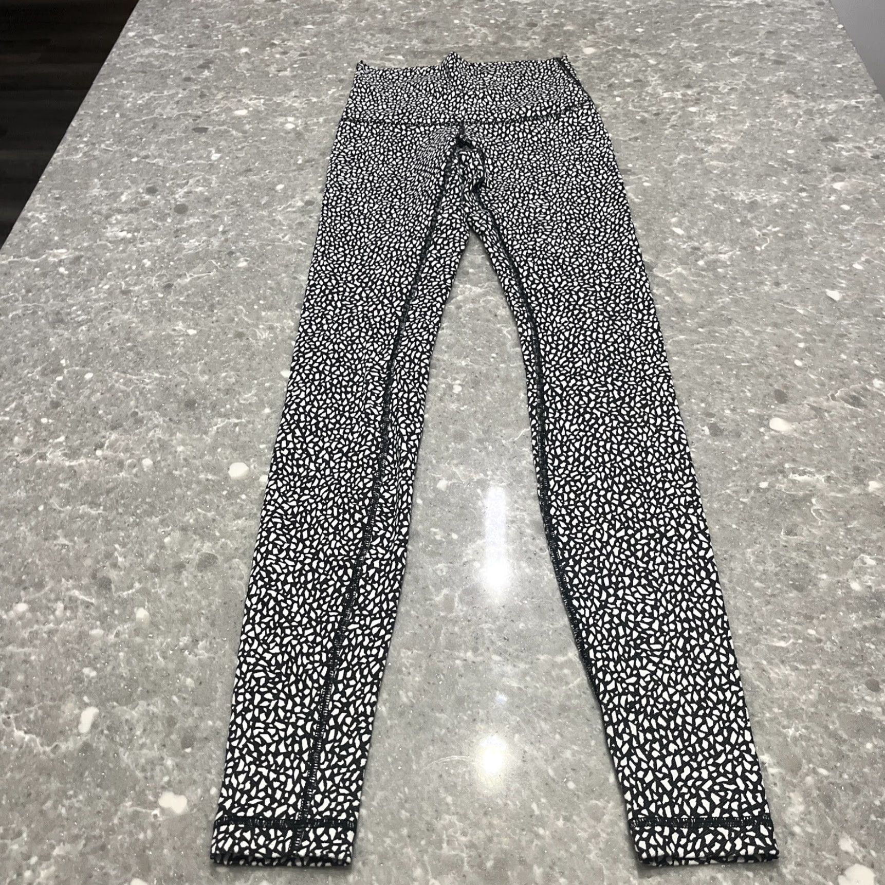 Lululemon Lululemon Wunder Under Pant Hi-Rise Miss Mosaic Black White 4 Multicolor Full On Luon Knit Size 27" / US 4 / IT 40 - 5 Thumbnail