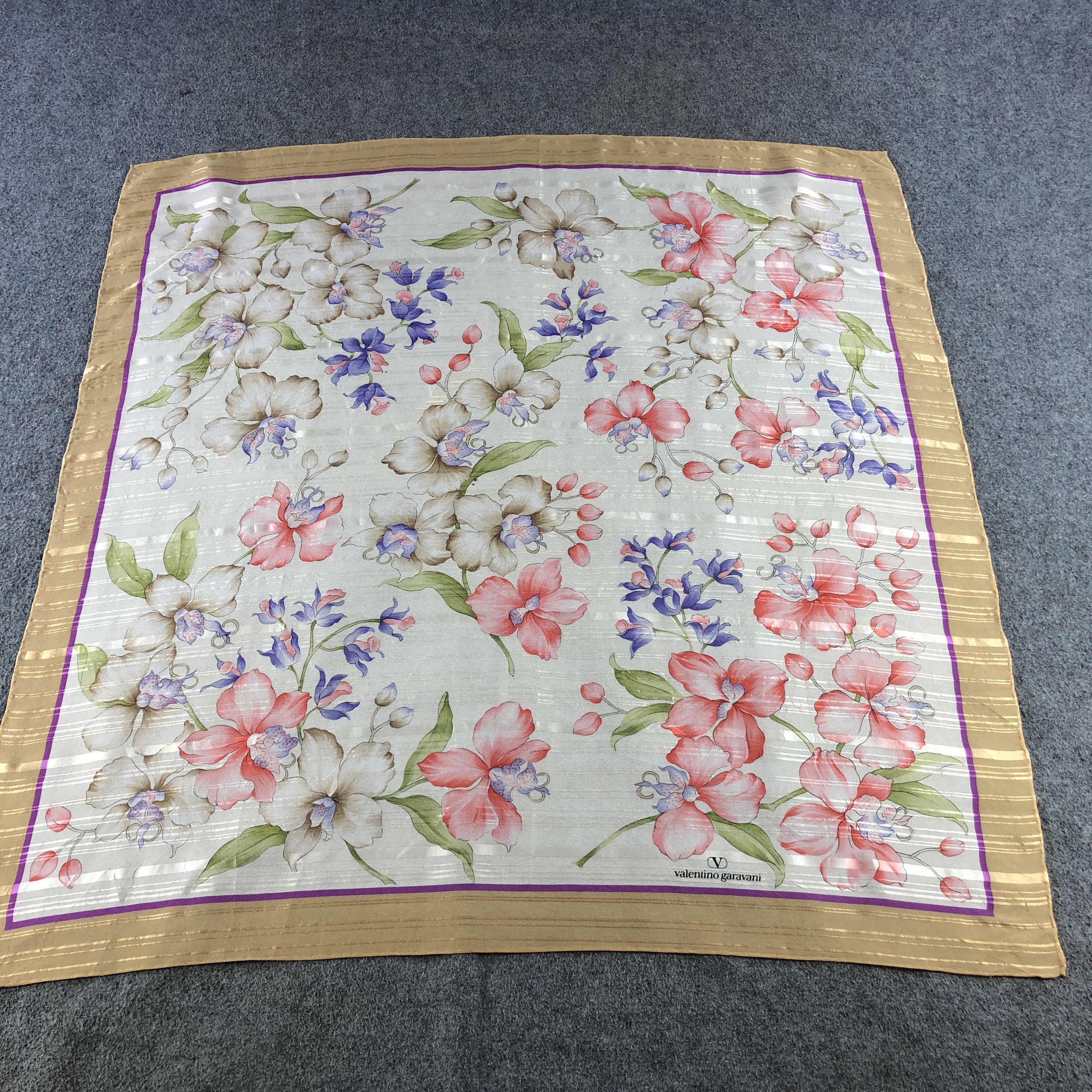 Vintage Vintage Valentino Garavani Floral Silk Scarf M1254 Size ONE SIZE - 2 Thumbnail