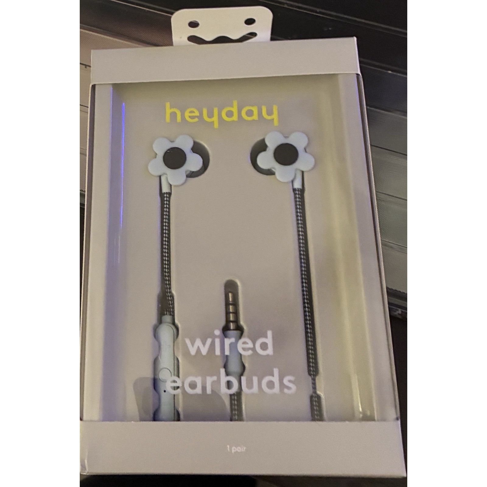 Other Heyday Wired Earbuds 3.5mm Jack w/ Mic & Remote Blue Flower Size ONE SIZE - 3 Thumbnail