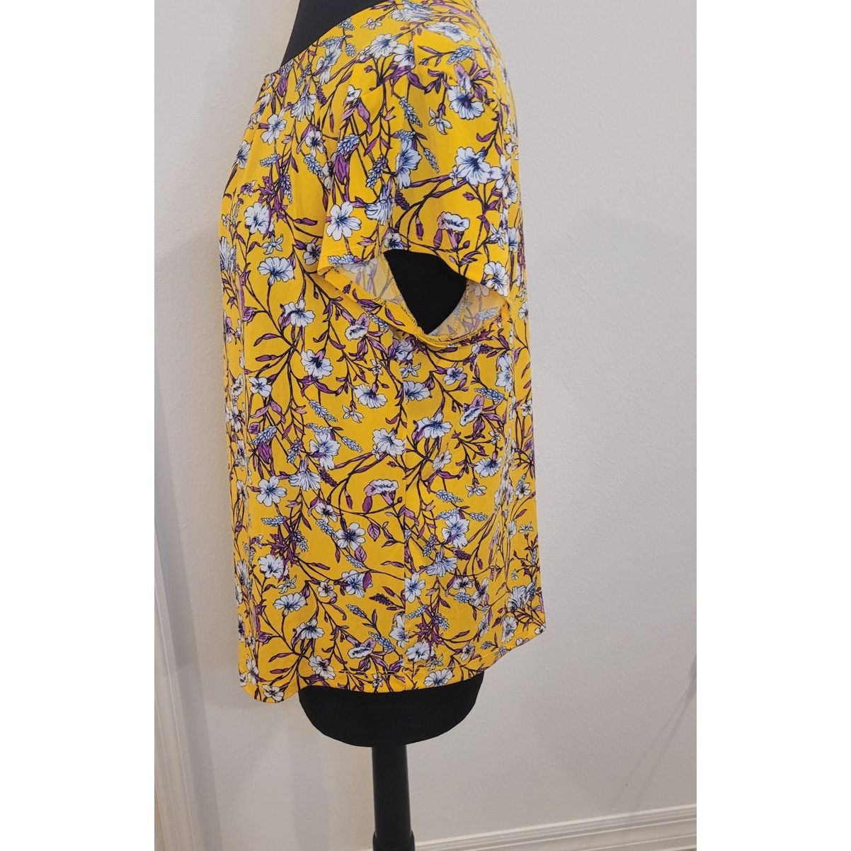Liz Claiborne Liz Claiborne Yellow Floral Blouse XL Short Sleeve Top Size XL / US 12-14 / IT 48-50 - 4 Thumbnail