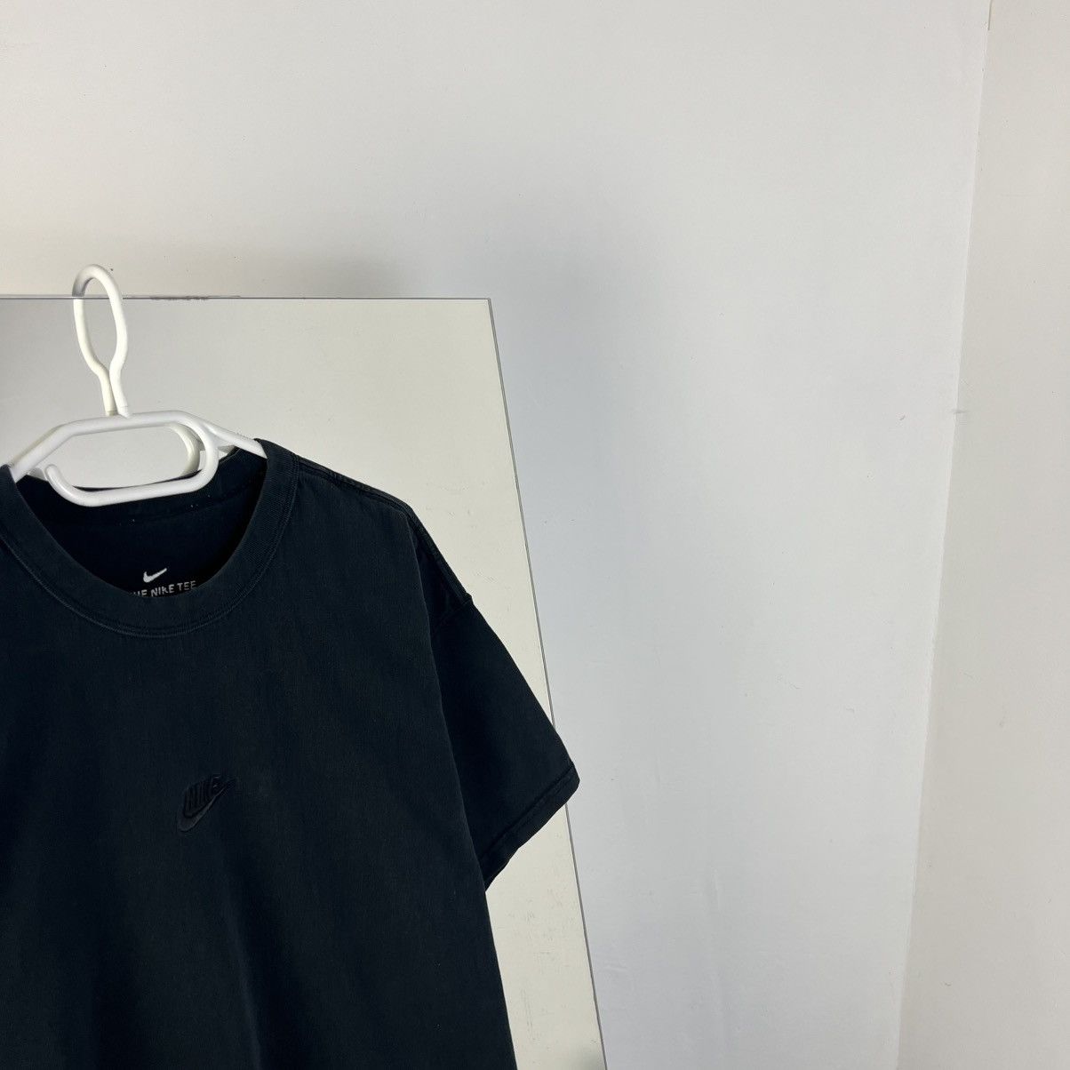 Nike Vintage Nike Center Logo Faded Oversized T-Shirt Size US L / EU 52-54 / 3 - 2 Thumbnail
