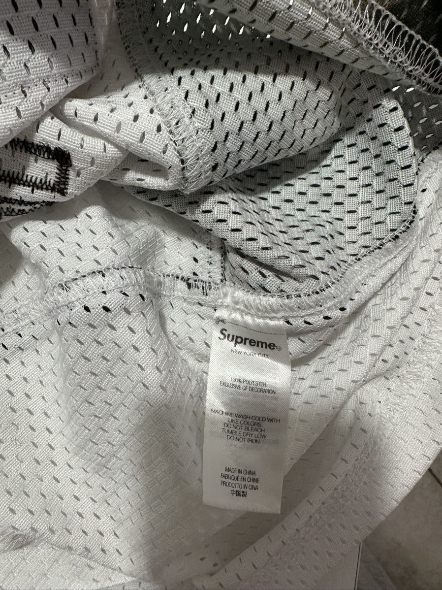 Supreme Supreme perfect season t-shirt Size US M / EU 48-50 / 2 - 5 Thumbnail