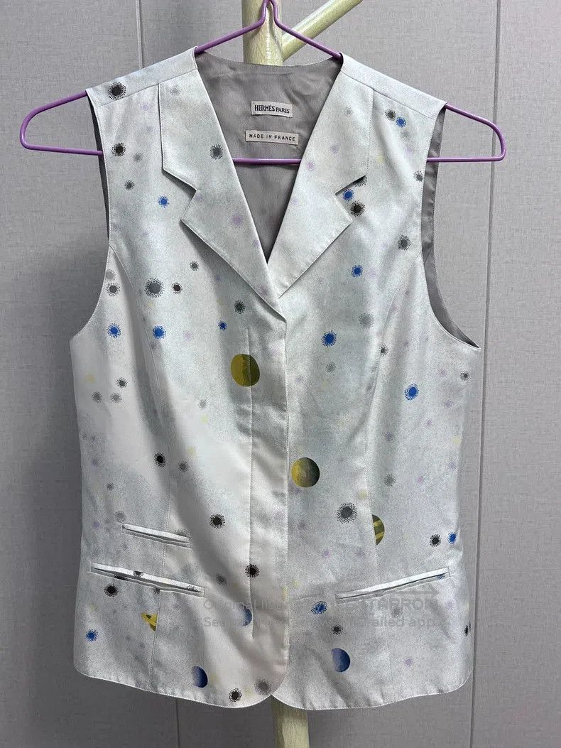Hermes Hermes Planet Print Silk Vest Size XS / US 0-2 / IT 36-38 - 1 Thumbnail