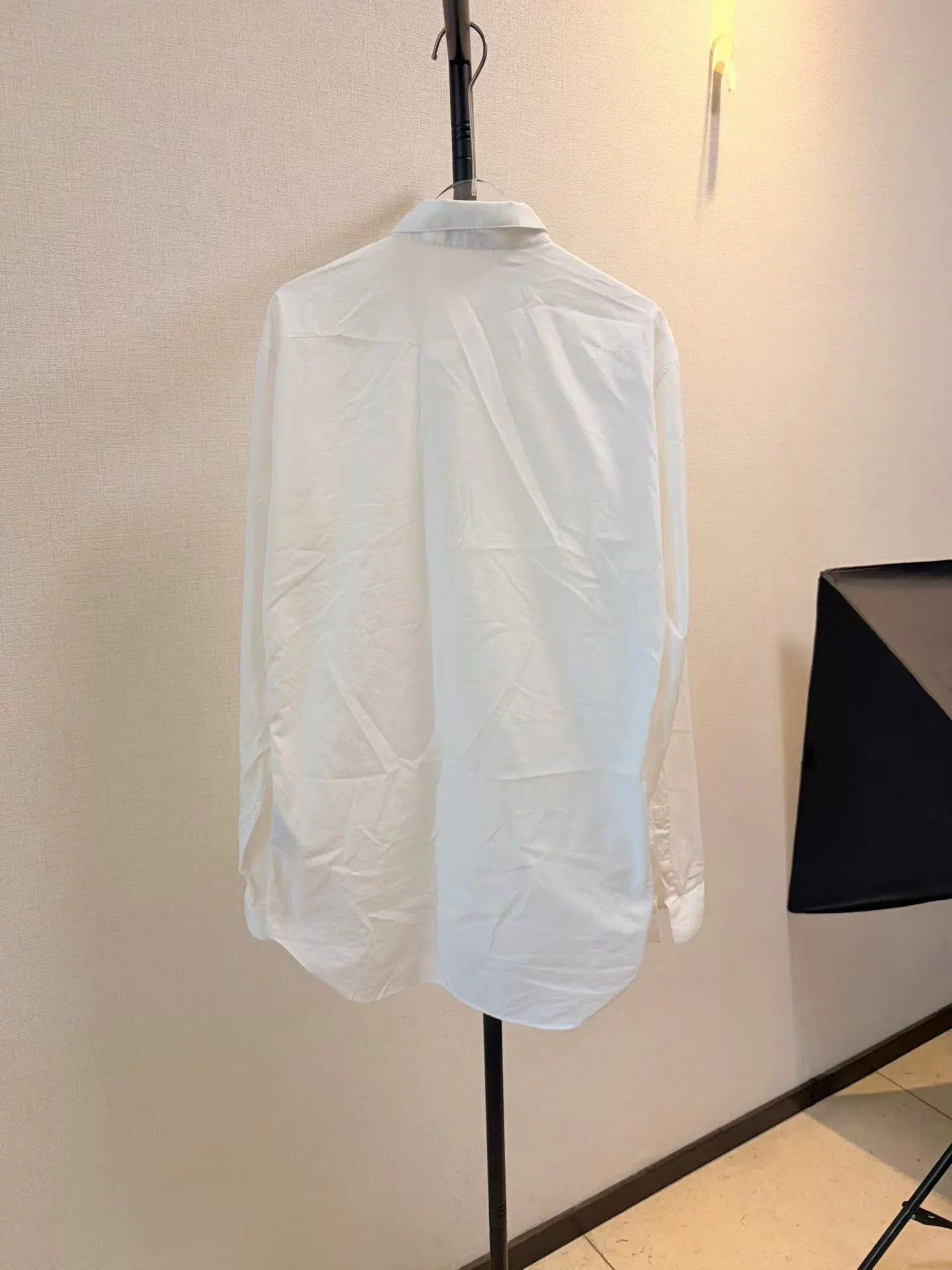Dior Dior White Classic Oversized Long Sleeve Shirt 38 Dior Logo Size US S / EU 44-46 / 1 - 2 Thumbnail