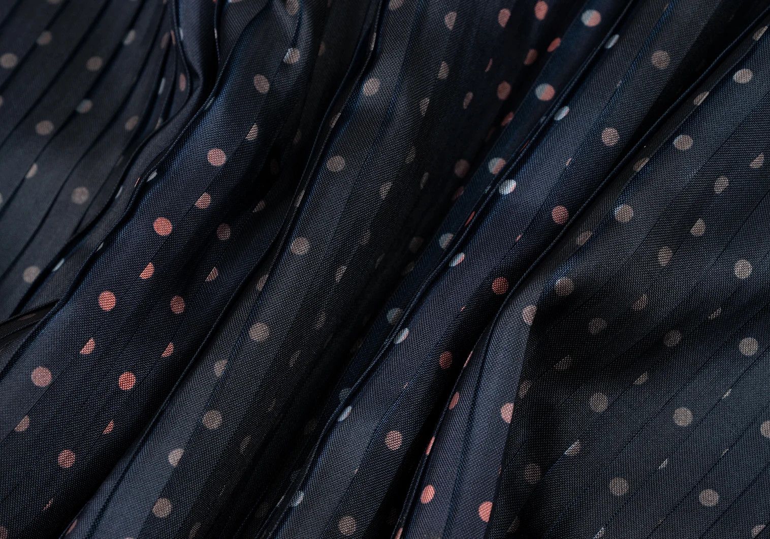 Issey Miyake Polka Dot Pleated Vest in Navy Blue - Good Condition Size US S / EU 44-46 / 1 - 9 Thumbnail
