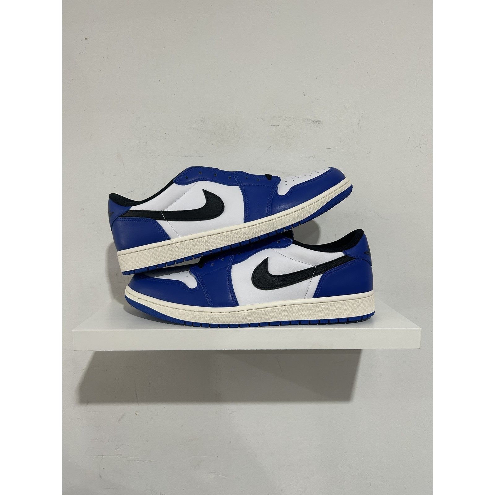 Jordan Brand JORDAN 1 LOW GAME ROYAL SIZE 13 NEW Size US 13 / EU 46 - 1 Thumbnail