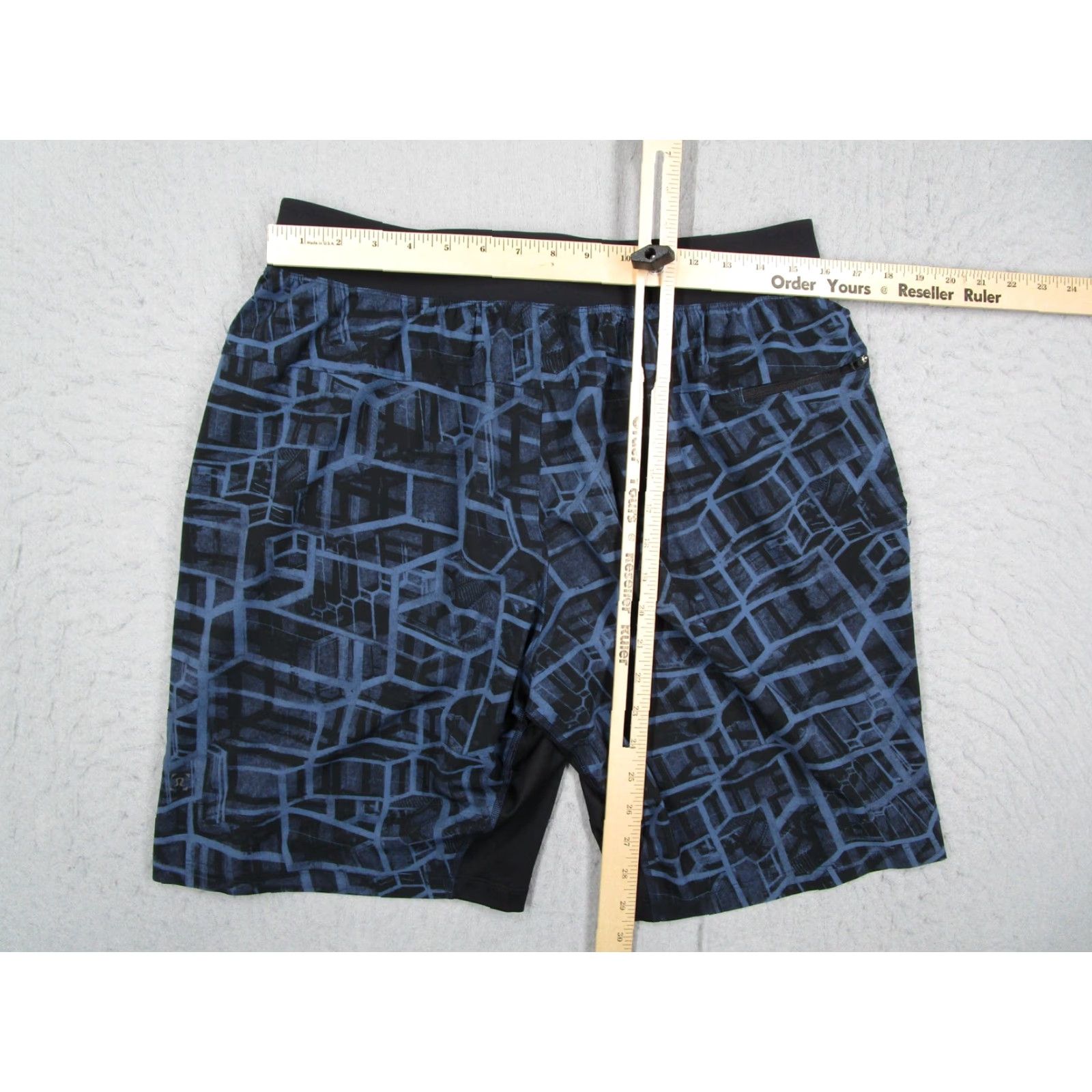 Lululemon Lululemon Shorts Mens Large Blue Black License to Train Geometric Athletic Gym Size US 33 - 5 Thumbnail