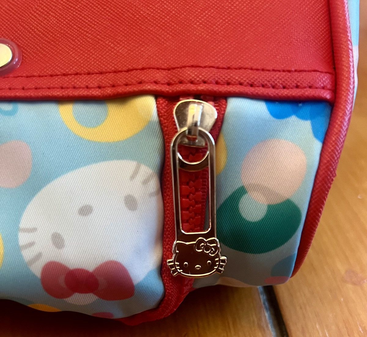 Japanese Brand × Other Authentic Hello Kitty duffle roller travel luggage bag rare Size ONE SIZE - 8 Thumbnail