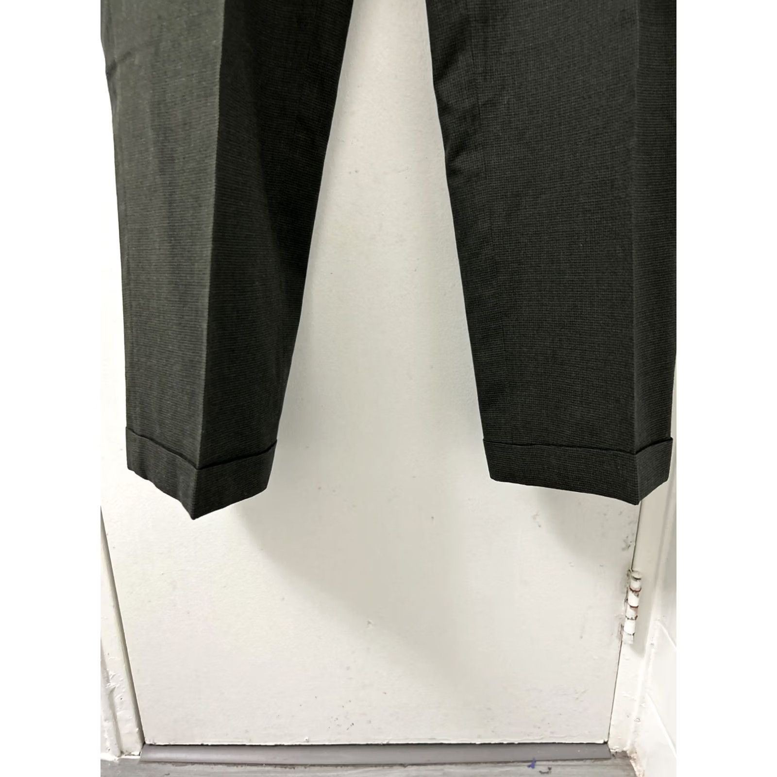 Jos. A. Bank VINTAGE Jos A Bank Pants Mens Size 36x31 Green 100% Wool Pleated Cuffed Dress Pants Zipper Closure Regular Straight USA Theme Mens Size US 36 / EU 52 - 5 Thumbnail