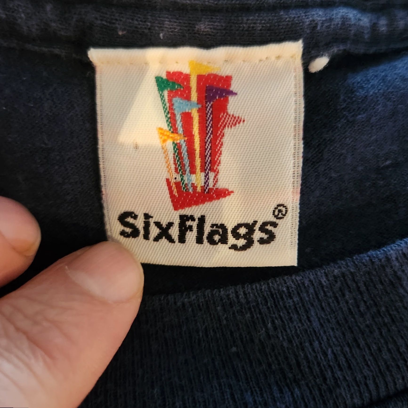 Vintage VINTAGE Six Flags Looney Tunes Taz T Shirt Tee XL Blue 3D Print Rare Mens Shirt Size US XL / EU 56 / 4 - 4 Thumbnail